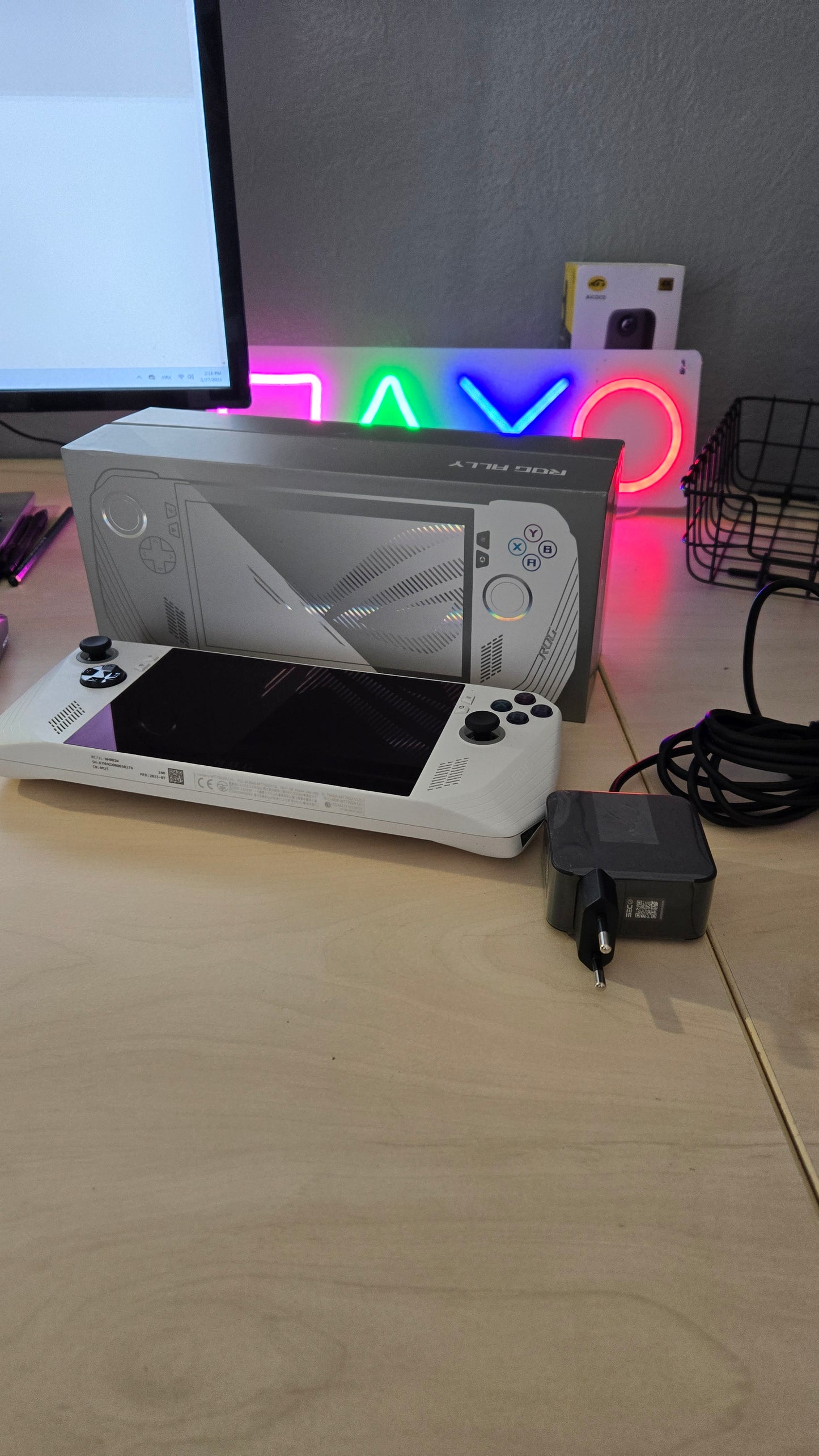 ASUS ROG ALLY EXTREME GAMING KONZOLA