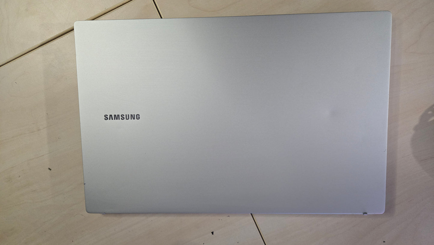 Samsung Galaxy Book2 i3 1215U/8GB/256SSD/15.6" FULL HD