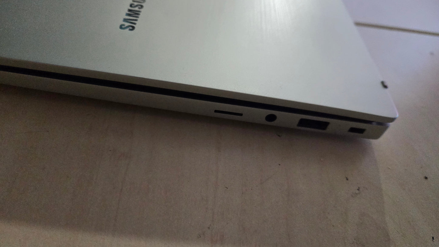 Samsung Galaxy Book2 i3 1215U/8GB/256SSD/15.6" FULL HD