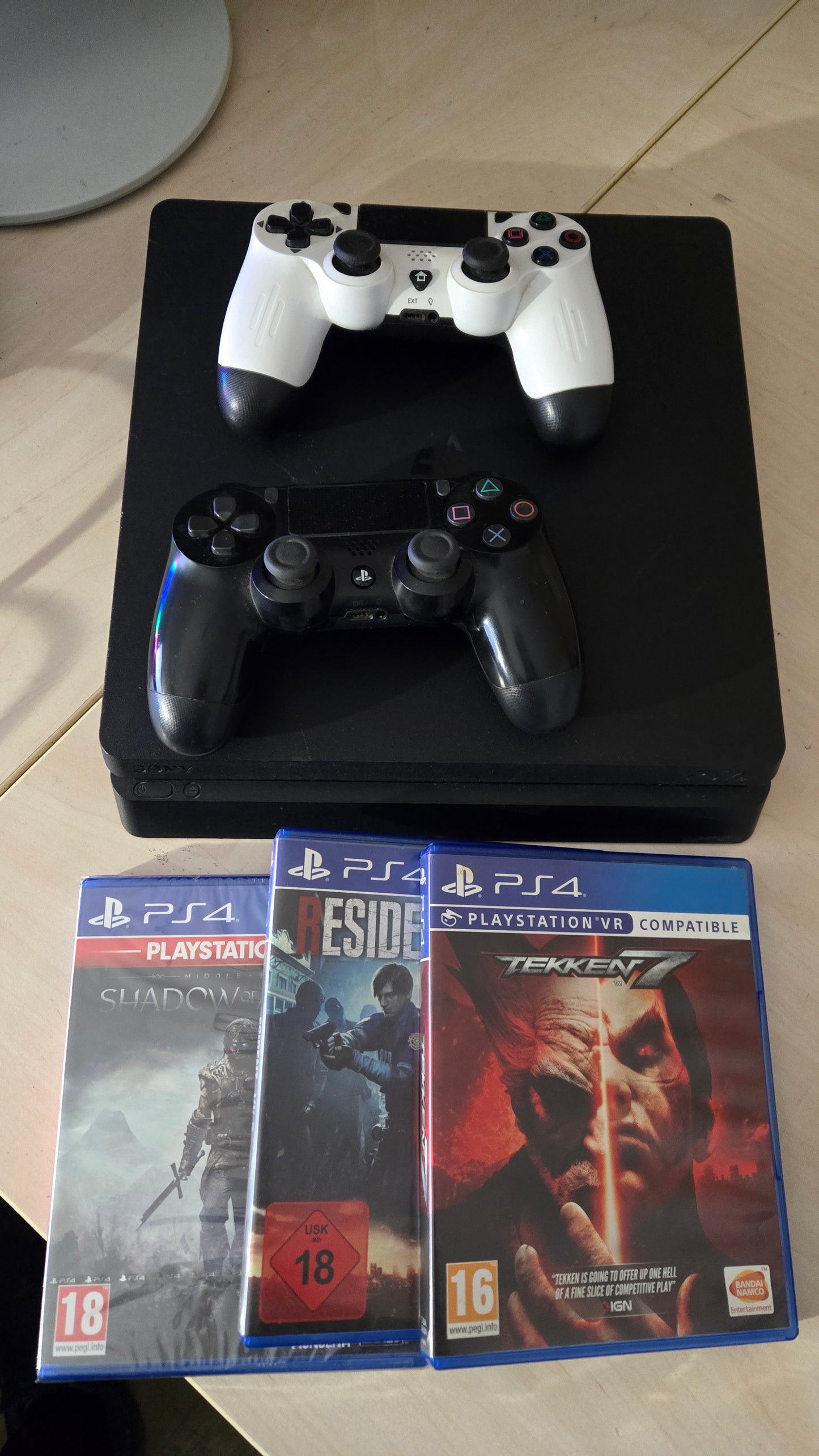 Sony PlayStation 4 Slim 1TB