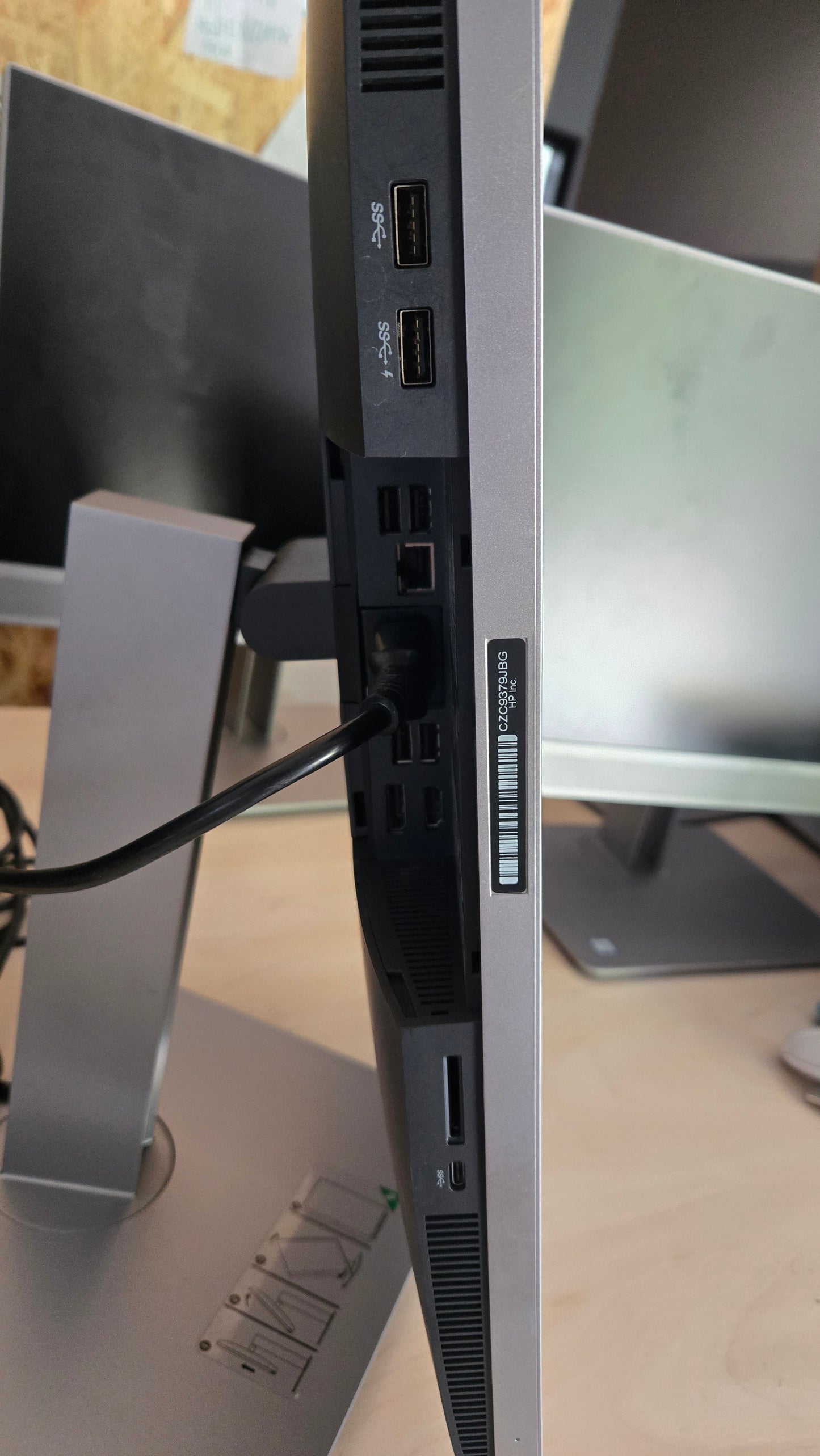 HP EliteOne 800 G5 – i5 / 8GB RAM / 240GB SSD + 1TB HDD – 12 mj. jamstvo