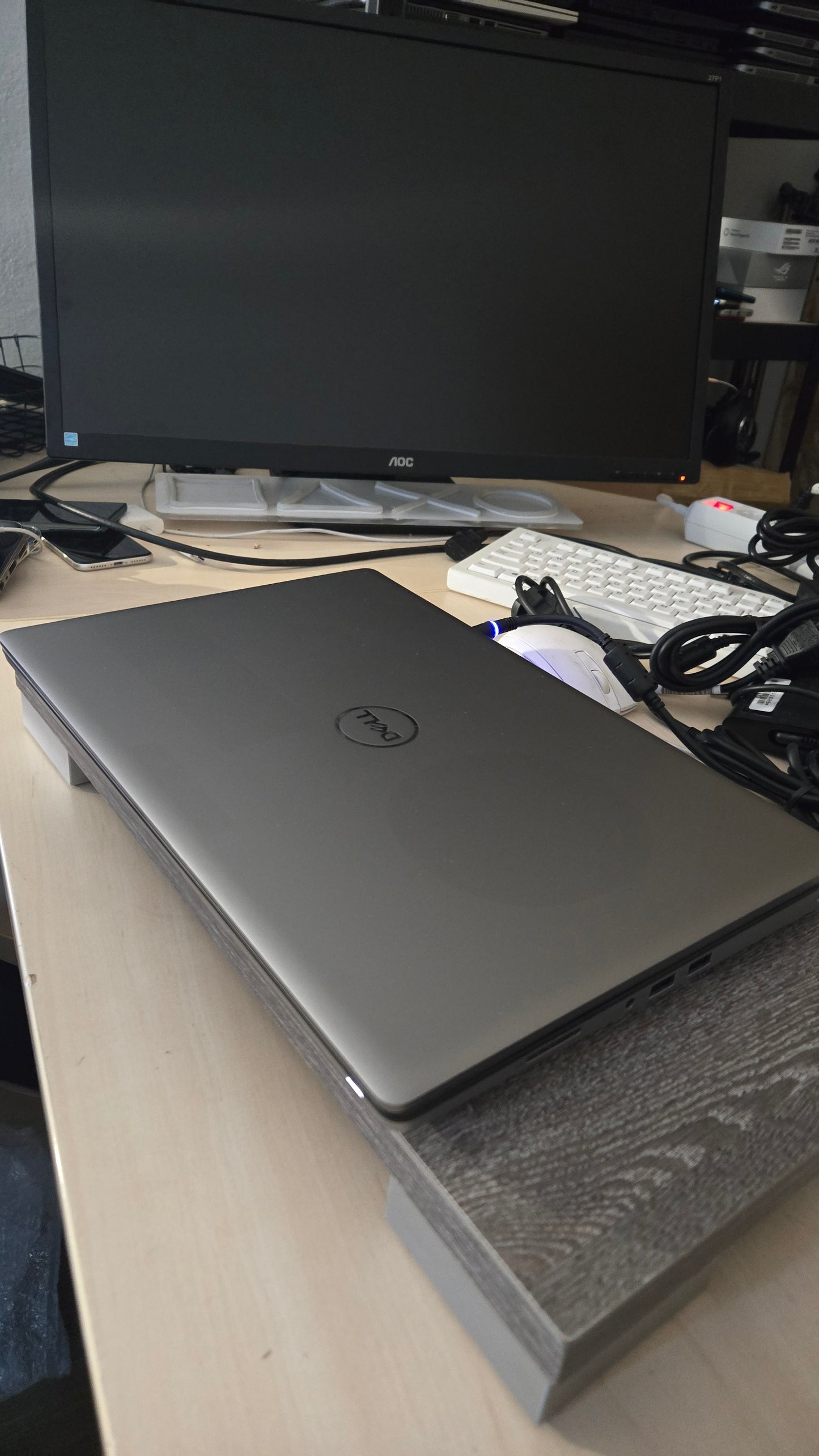 Dell Precision 7550 – i7-10850H / 32GB RAM / 500GB SSD / Quadro T2000 – 12 mj. jamstvo