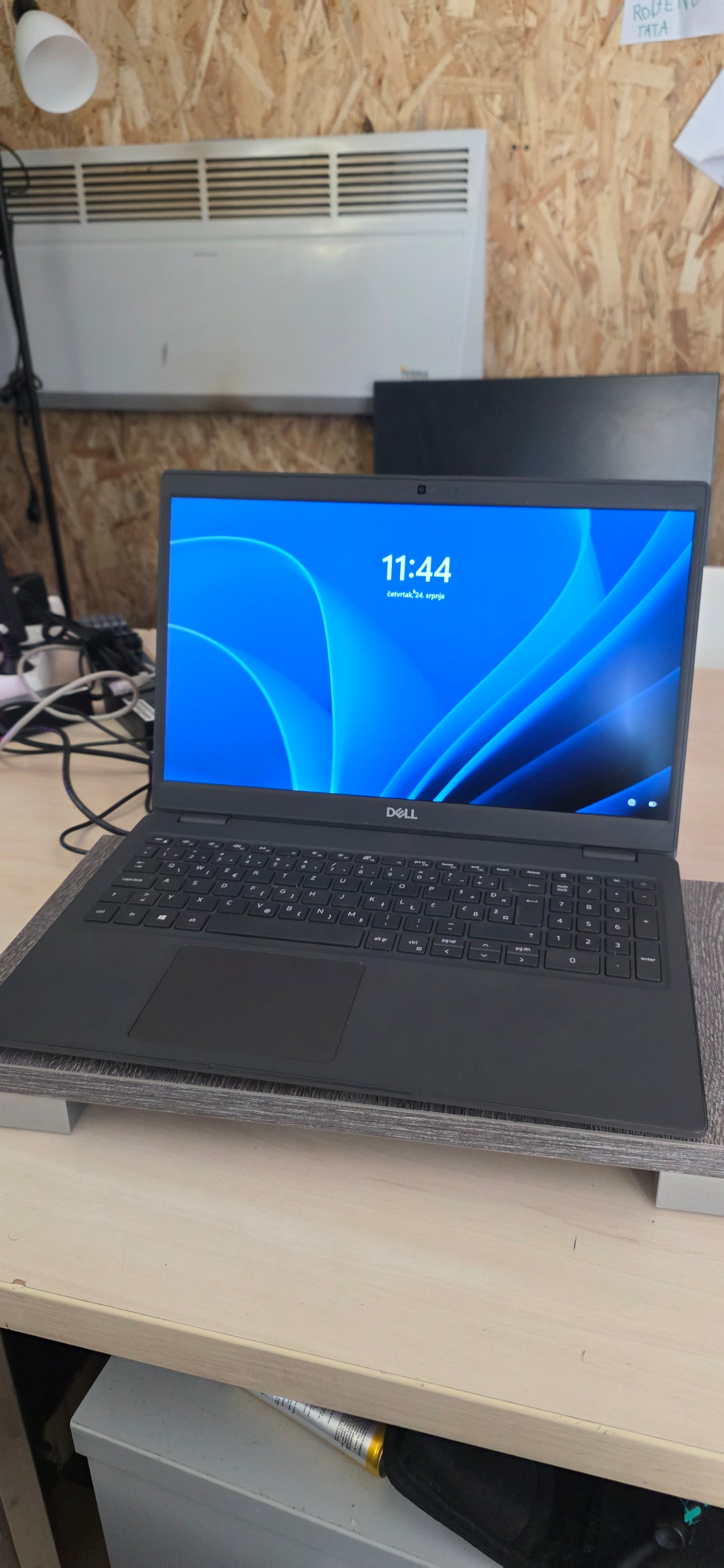 DELL Latitude 3510: i5-10210U, 8GB RAM, 500GB SSD, 15.6" FHD Ekran, 12 mj. jamstvo