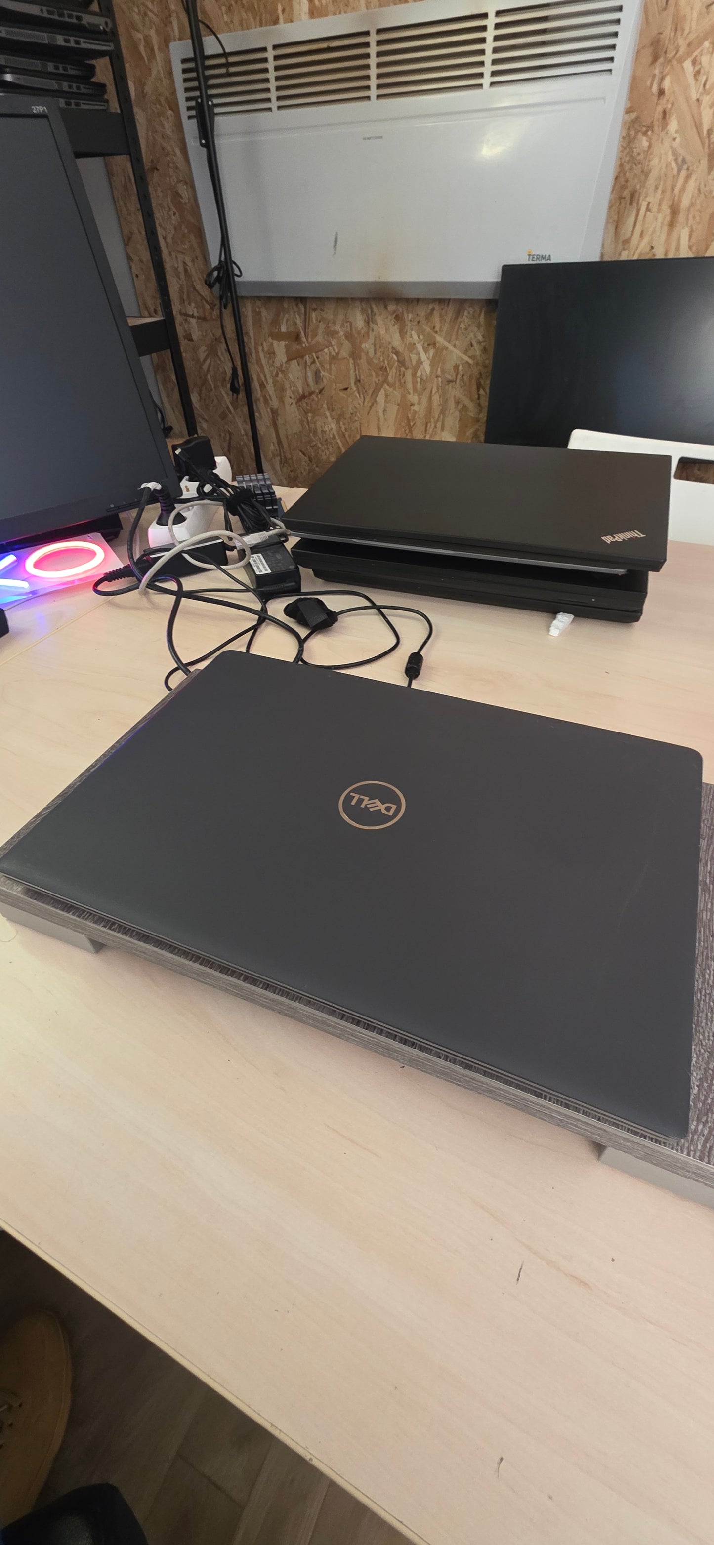 DELL Latitude 3510: i5-10210U, 8GB RAM, 500GB SSD, 15.6" FHD Ekran, 12 mj. jamstvo
