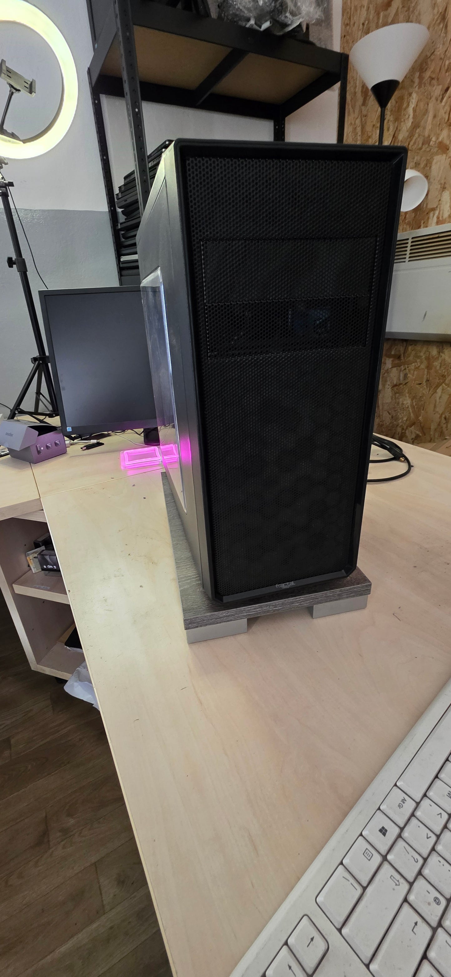 Gaming PC: Ryzen 5 2600X, 16GB RAM, RX 590 8GB,6 mj. jamstvo