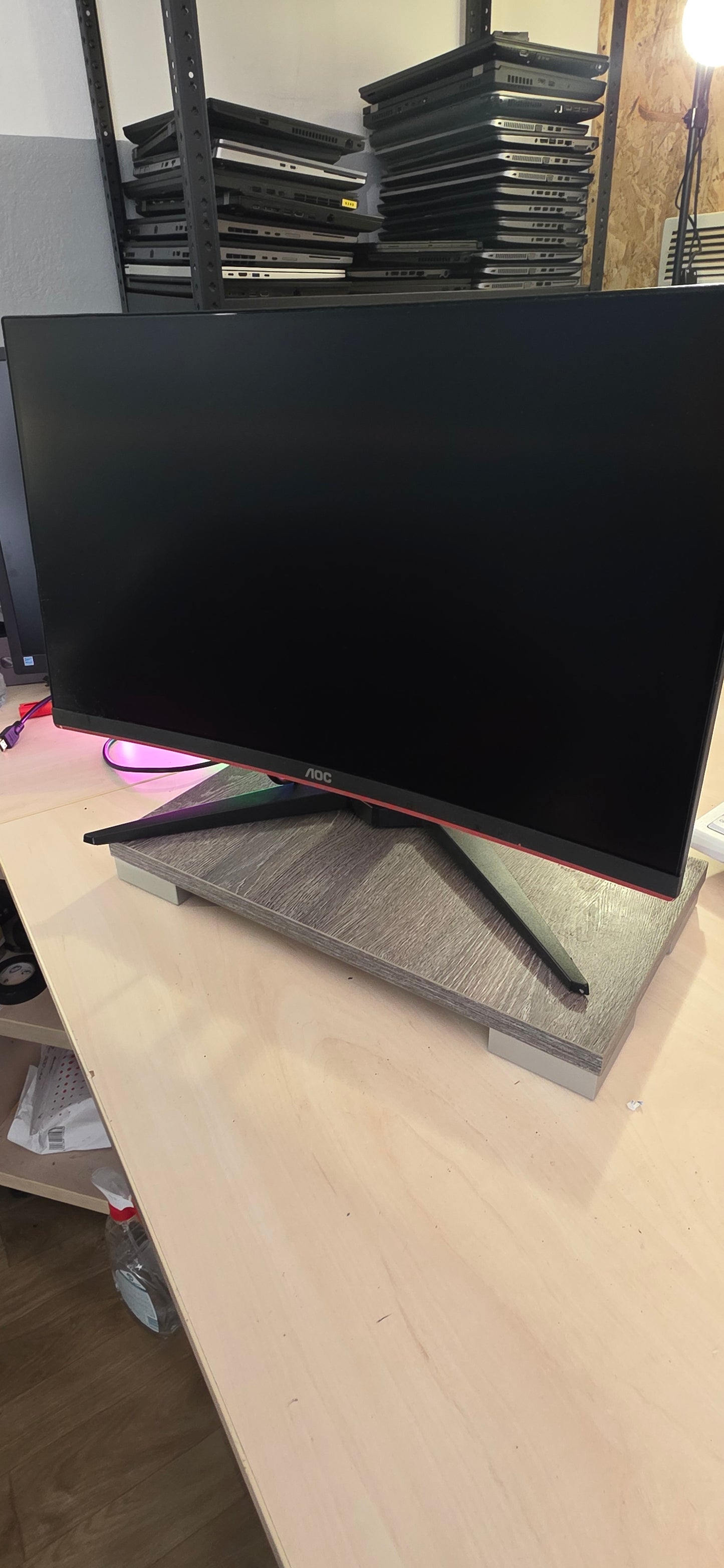 AOC C24G1 Gaming Monitor: 24" Zakrivljeni, 144Hz, Full HD, 6 mj. jamstvo