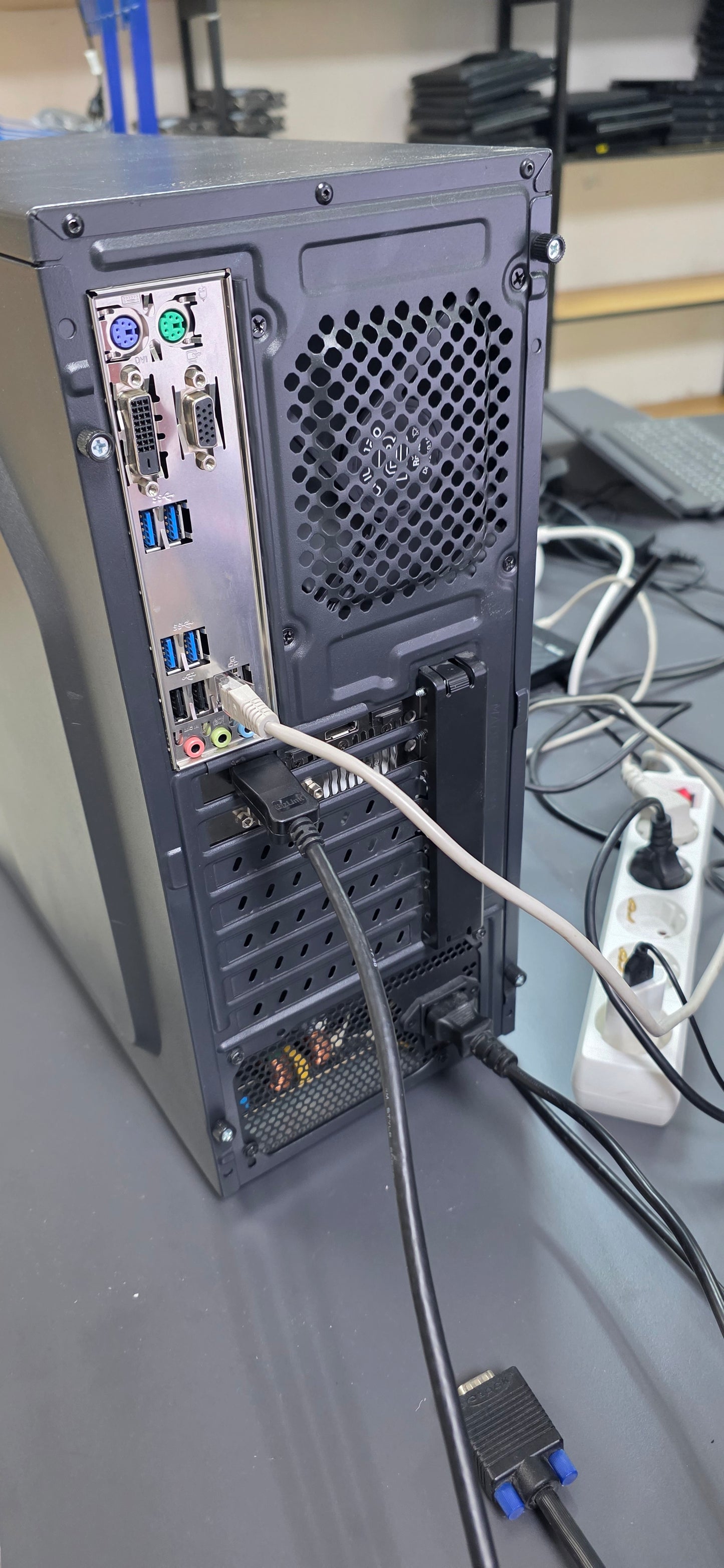 Gaming PC: i5-7600K, 16GB RAM, GTX 1060 3GB, 120GB SSD, 12 mj. jamstvo