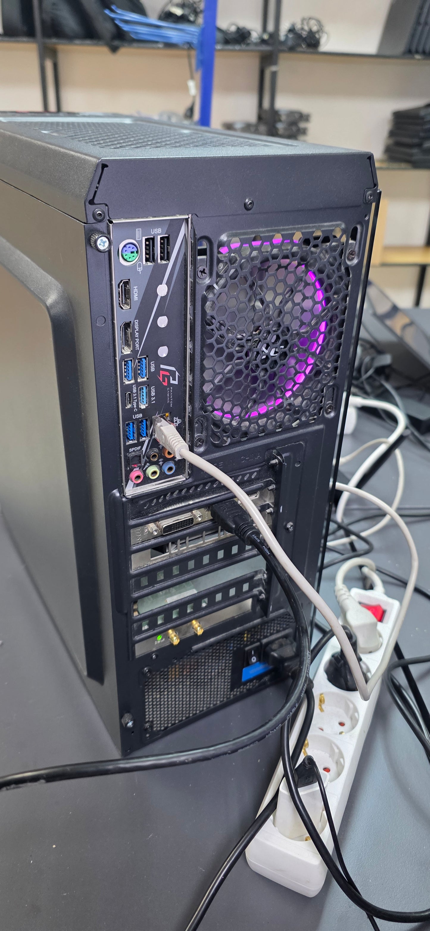 Gaming PC: i5-9400F, 16GB RAM, GTX 1660 SUPER 6GB, 1.34TB pohrane, 12 mj. jamstvo