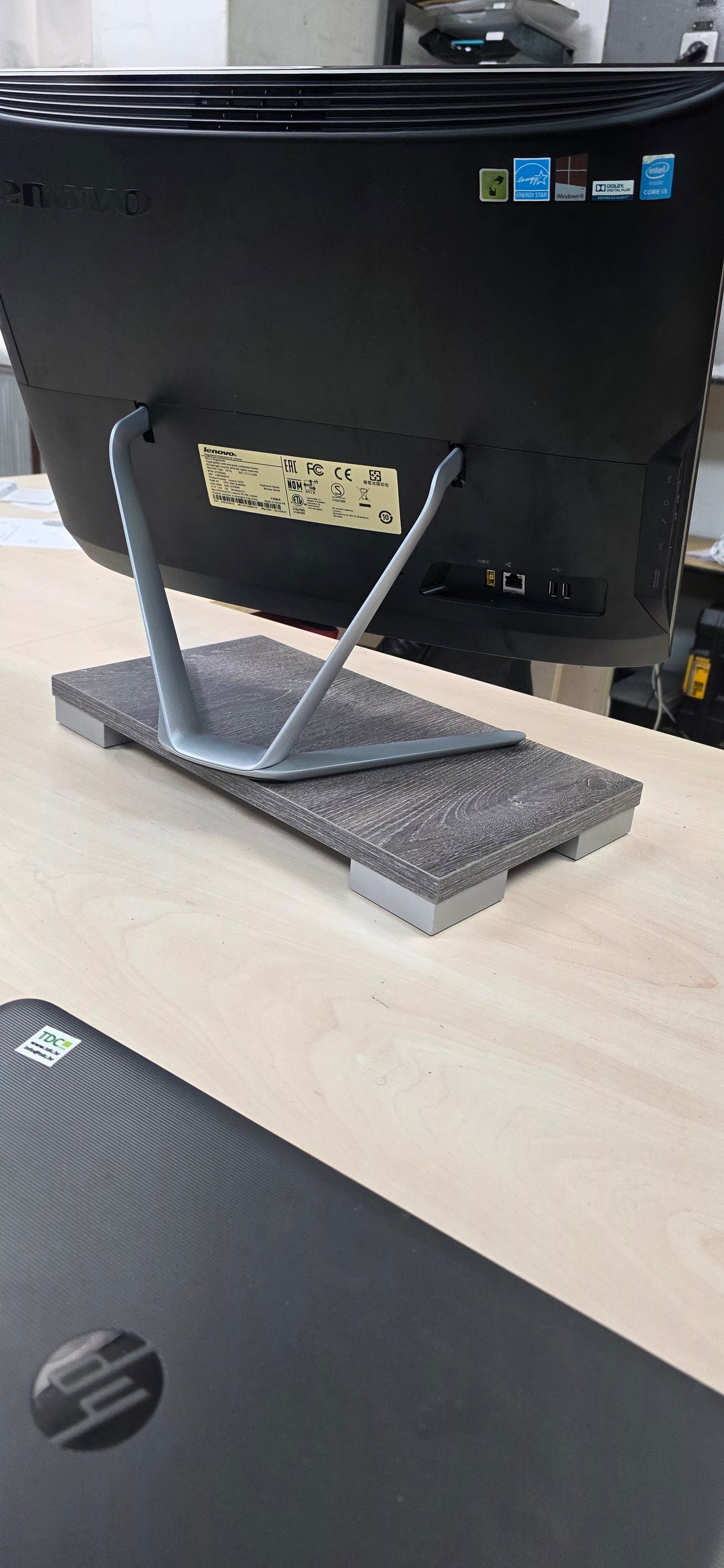 Lenovo IdeaCentre C470 All-in-One: i3-4010U, Touchscreen 21", 4GB RAM, 240GB SSD, Win 11, 12 mj. jamstvo