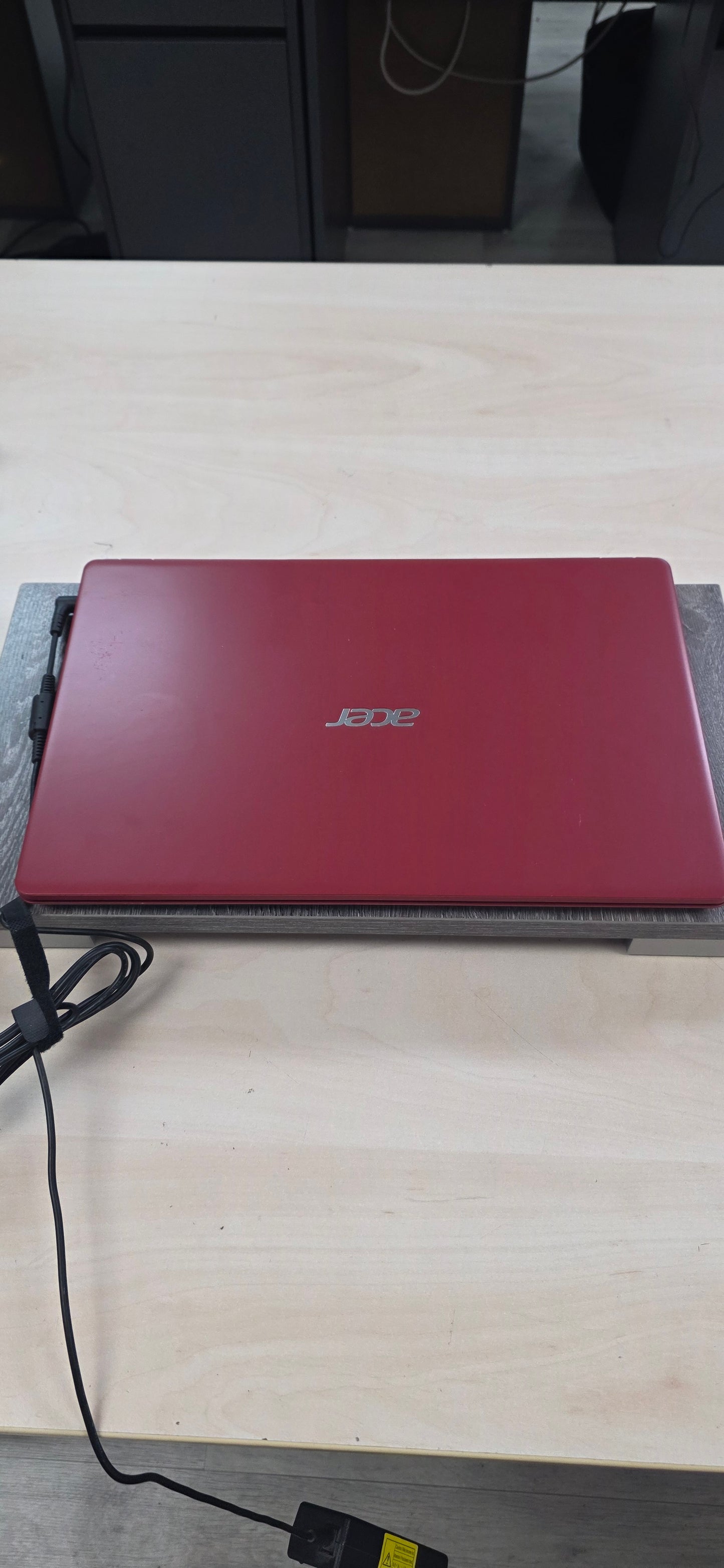 Acer Aspire 3: Ryzen 5 3500U, 8GB RAM, 500GB SSD, Radeon Vega 8, Win 11, 12 mj. jamstvo