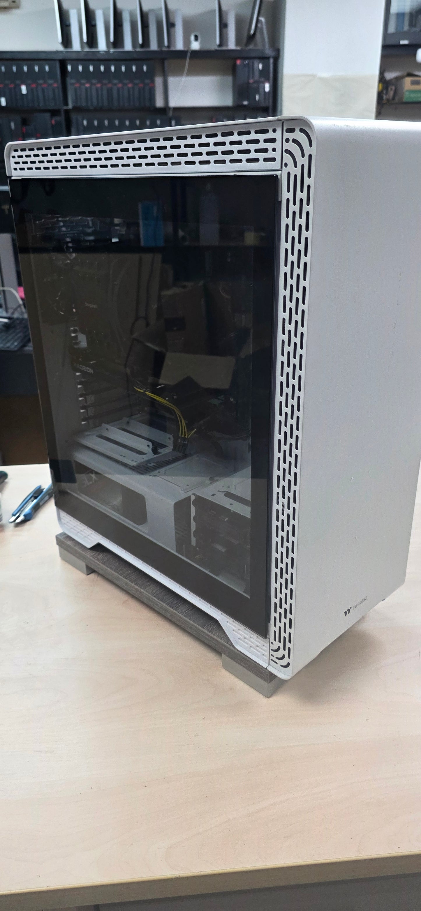 Gaming računalo: i7-11700, 16GB RAM, RX 6600 8GB, 2x 500GB NVMe SSD, WIN 11, 12 mj. jamstvo