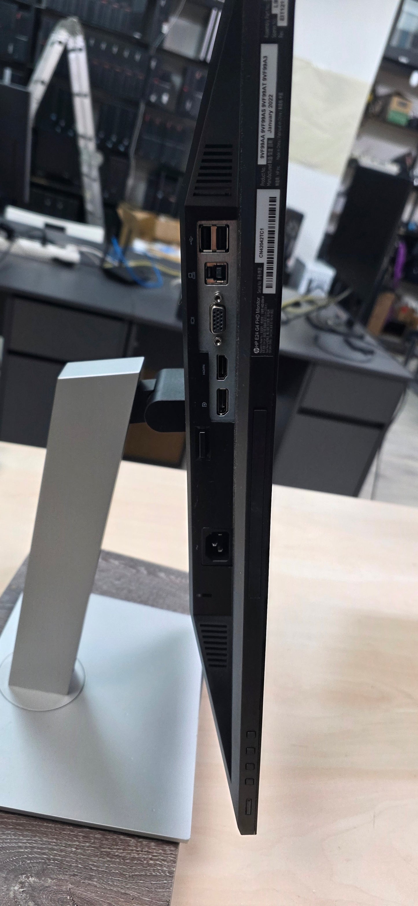 HP E24 G4 FHD Monitor: 23.8" IPS, Ergonomski, HP Eye Ease, 12 mj. jamstvo