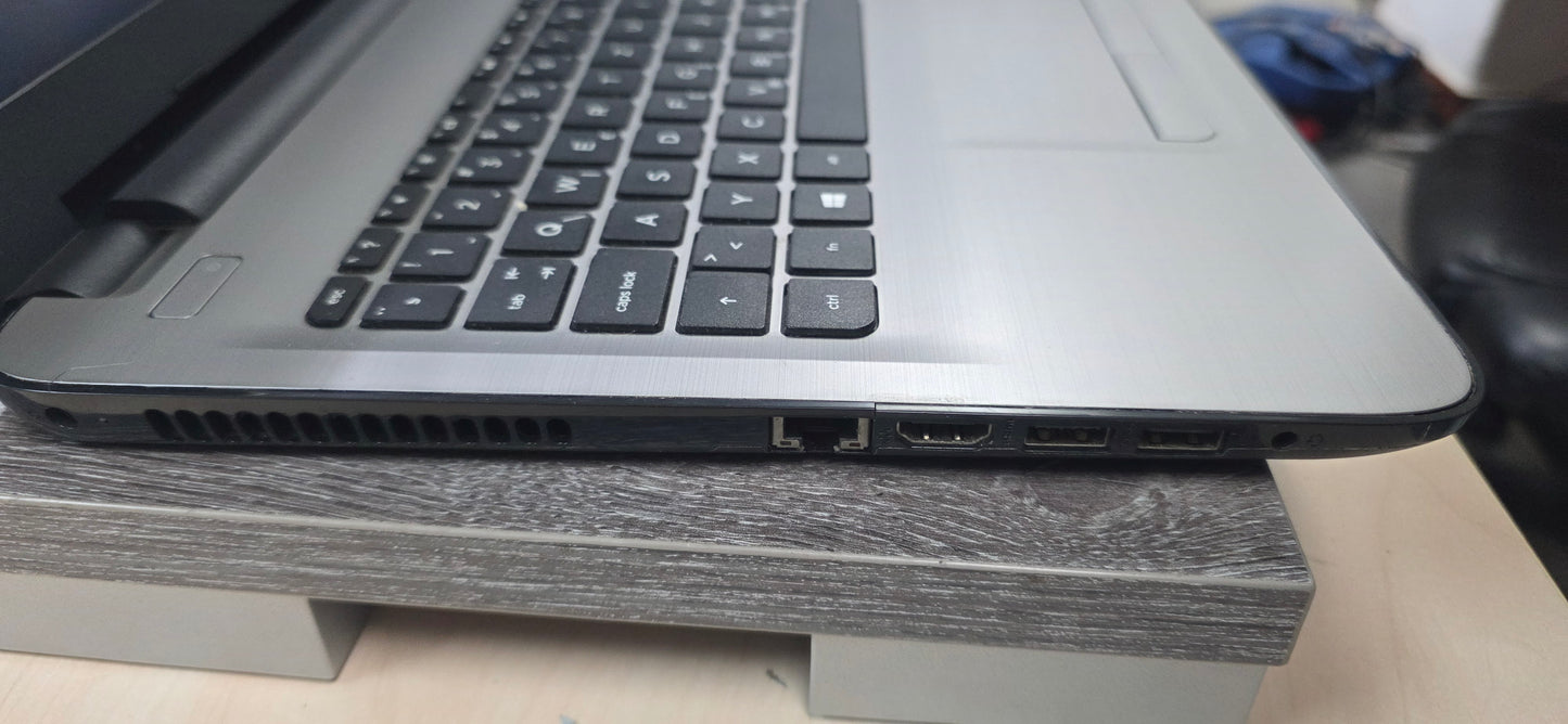 š» HP 15-ay014nm ⢠i3-6006U ⢠4GB ⢠120GB SSD ⢠15.6" ⢠6mj Jamstvo ⢠Win 11