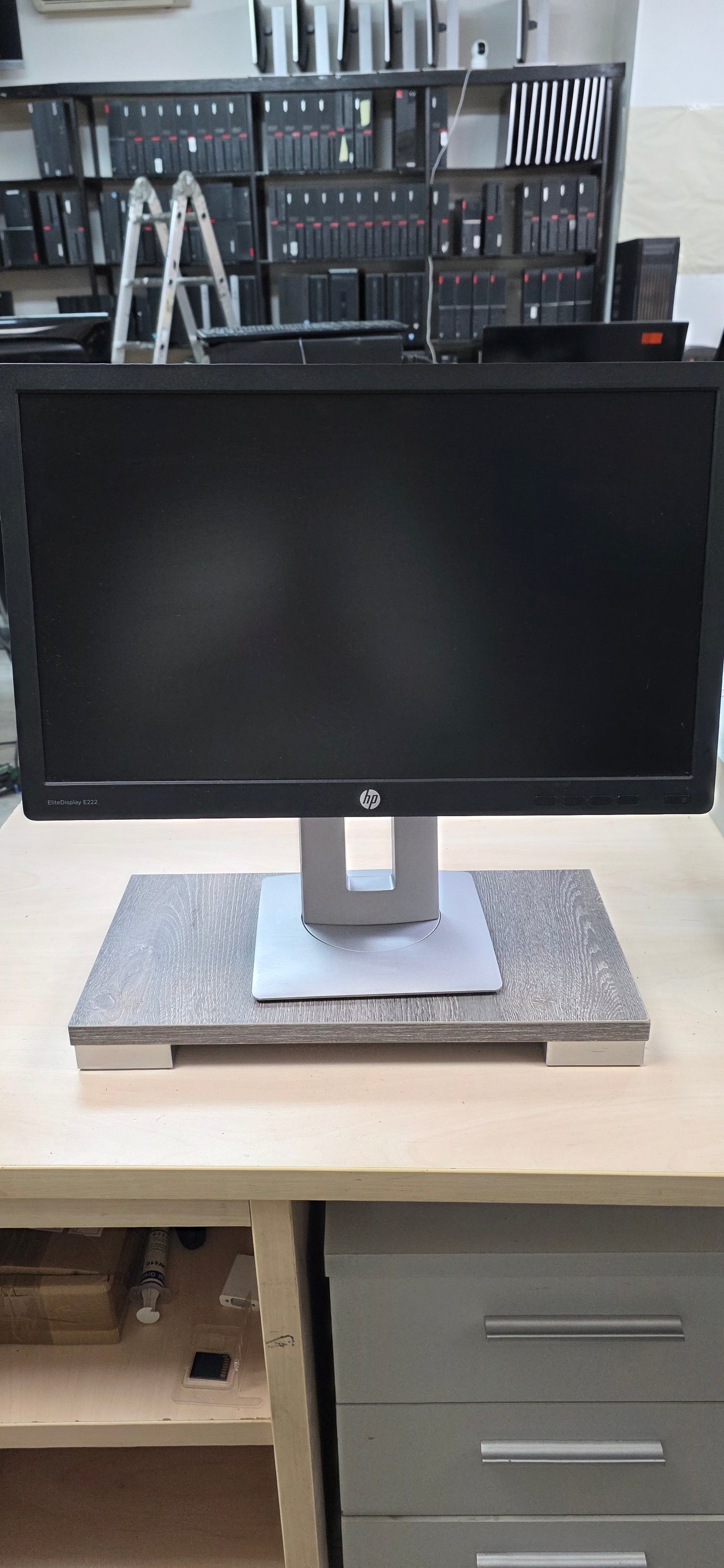 🖥️ Dell E222 • 21.5" • Full HD • 6 mj Jamstvo