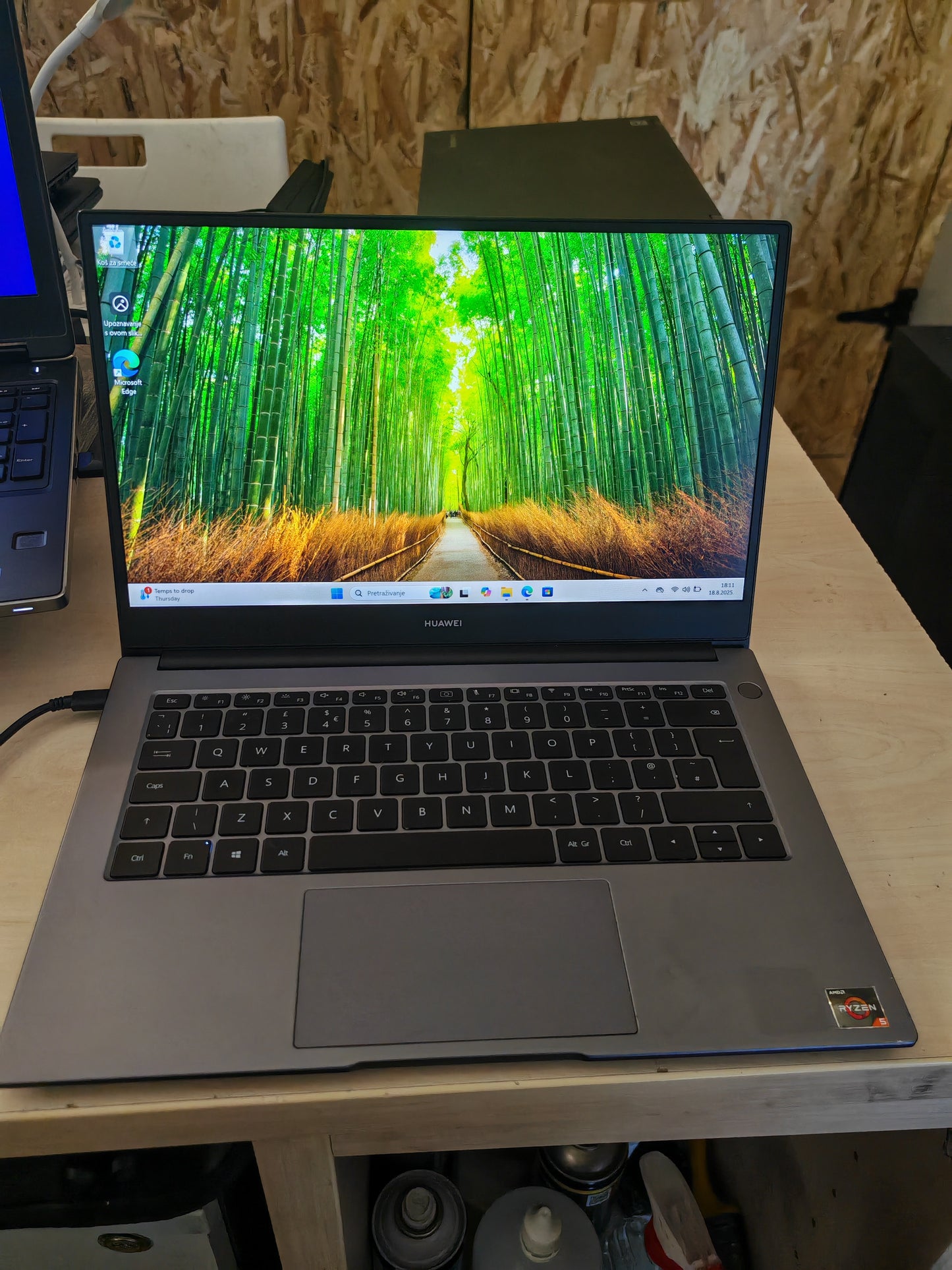 Huawei MateBook D Ryzen 5 4600H, 8GB RAM, 500GB SSD, 14" 2K Ekran, 6 mj. jamstvo