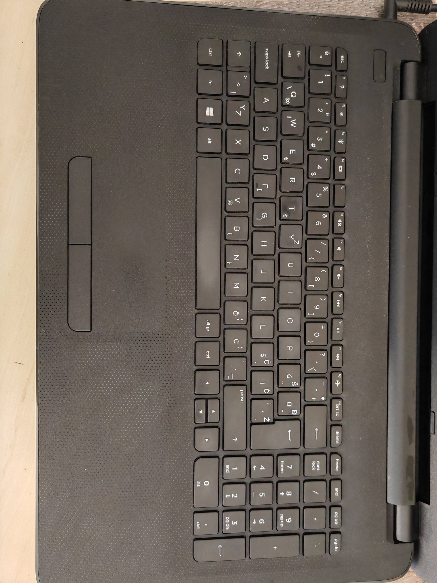 HP 250 G4: i5-5200U, 4GB RAM, 120GB SSD, 15.6" HD Ekran, 6 mj. jamstvo