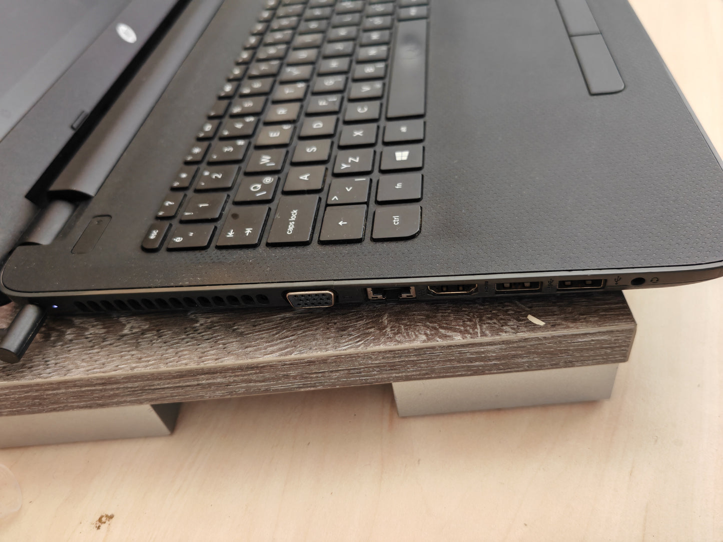 HP 250 G4: i5-5200U, 4GB RAM, 120GB SSD, 15.6" HD Ekran, 6 mj. jamstvo