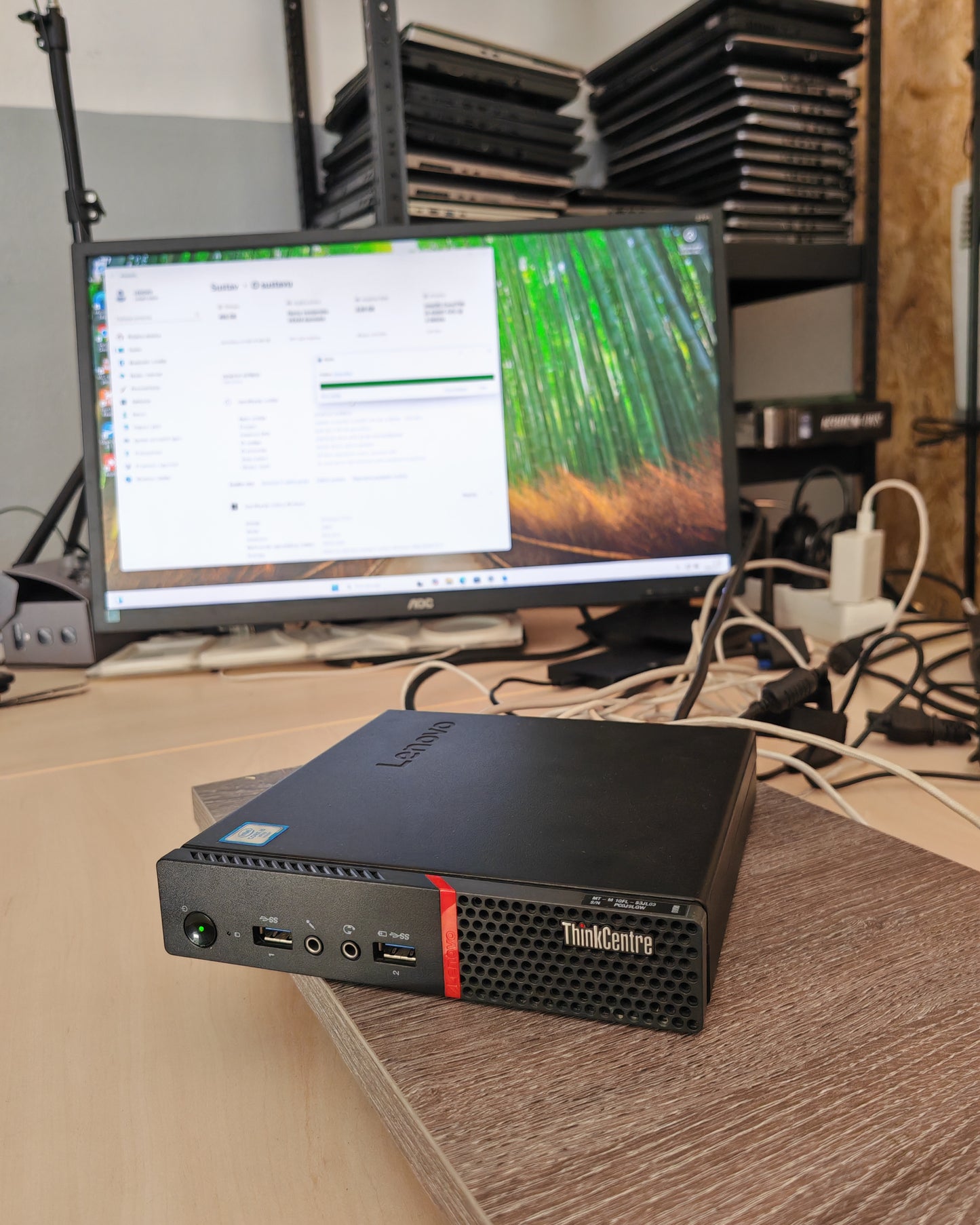 Lenovo ThinkCentre M900: i5-6500, 8GB RAM, 500GB SSD, Win 11 Pro, 12 mj. jamstvo