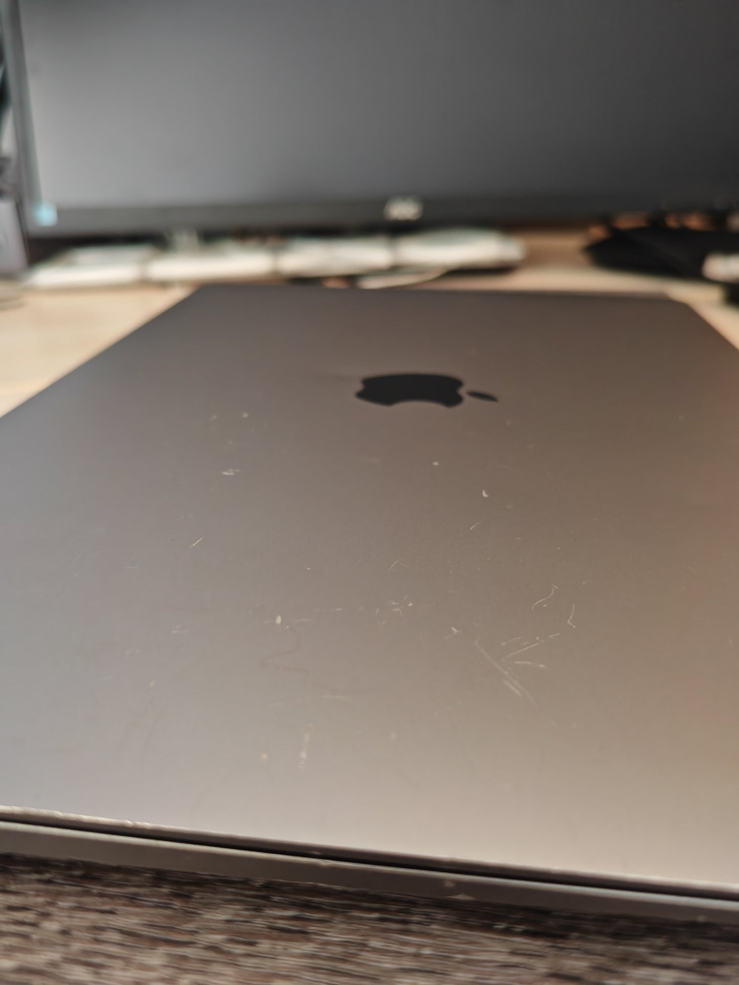 Apple MacBook Air M1: Apple M1 čip, 8GB RAM, 256GB SSD, 13.3" Retina Ekran, 12 mj. jamstvo