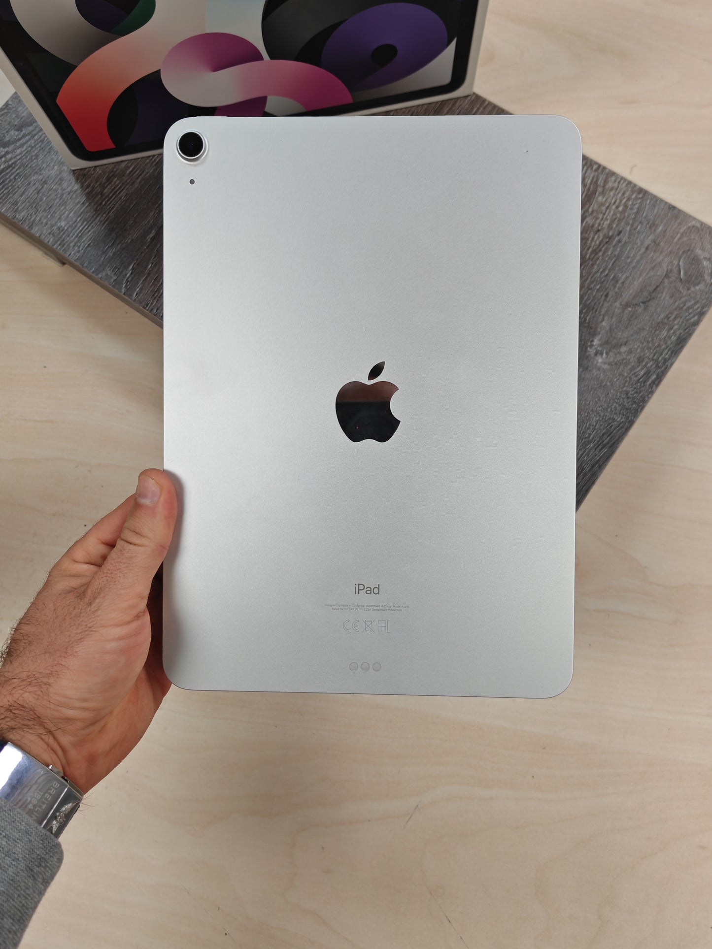 iPad Air 4 (2020) • 64GB • 10.9" • Top stanje • 3mj Jamstvo