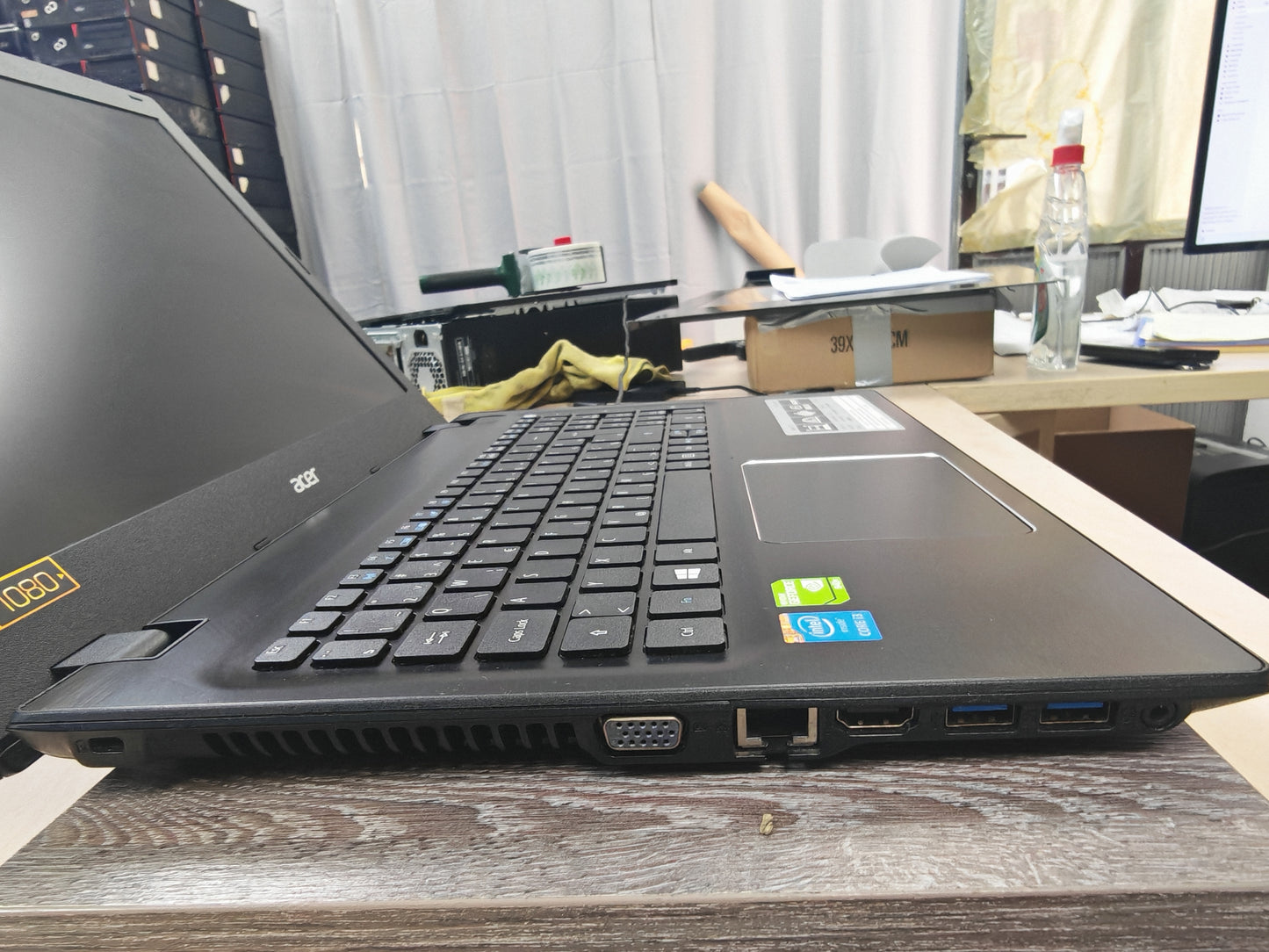 Acer Aspire F5-571G • i3-5005U • 8GB DDR3 • 240GB SSD • GeForce 940M 2GB • 15.6″ • 12mj Jamstvo • Win 11