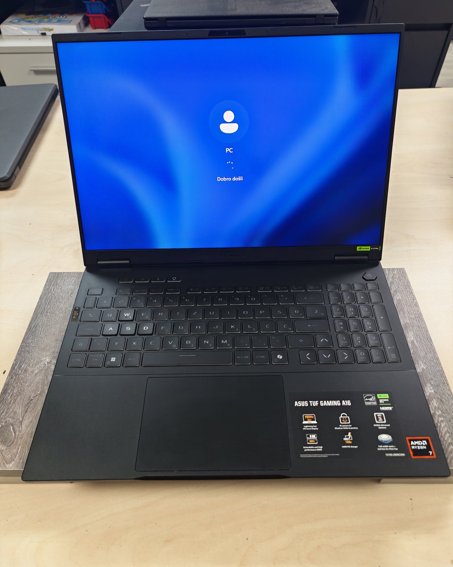 ASUS TUF Gaming A16 • Ryzen 7 260 • 16GB DDR5 • 1TB SSD • RTX 5050 8GB • 16″ FHD+ 165Hz • 6mj Jamstvo • Win 11