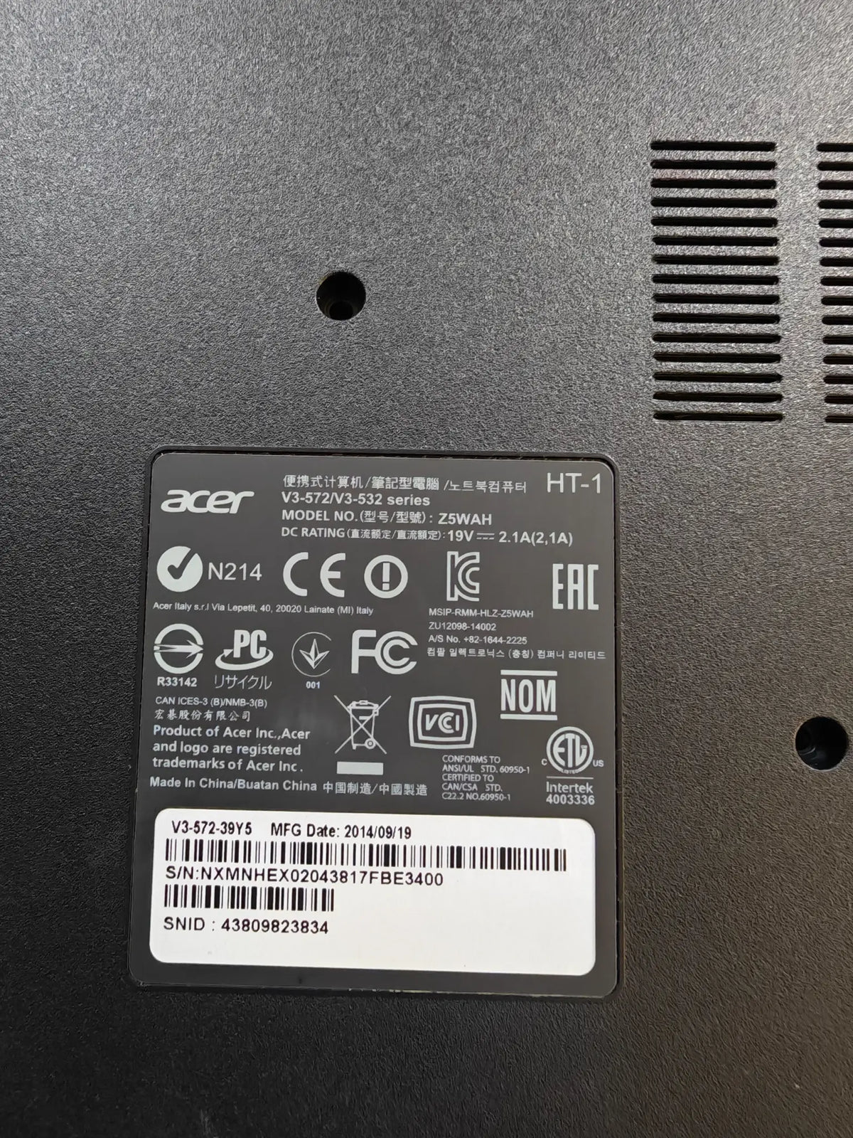 Acer Aspire V3-572 • S greškom –neke tipke zahtijevaju jači pritisak • i3-4030U • 8GB RAM • 120GB SSD • Win 11 • 3mj Jamstvo