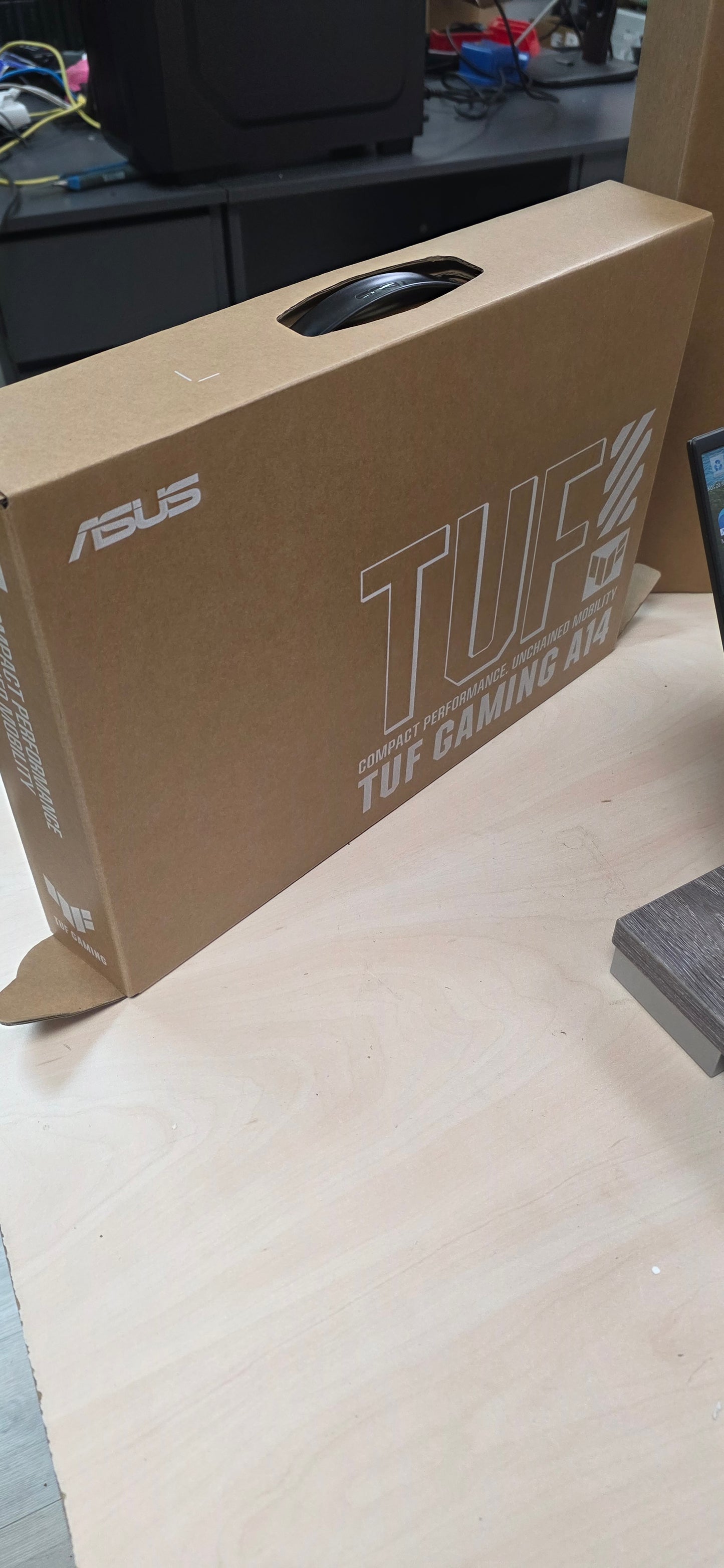 💻 ASUS TUF Gaming A14 Ryzen 7 8845/16GB/1TB/RTX 4050/14"/WIN 11/jamstvo do 2027
