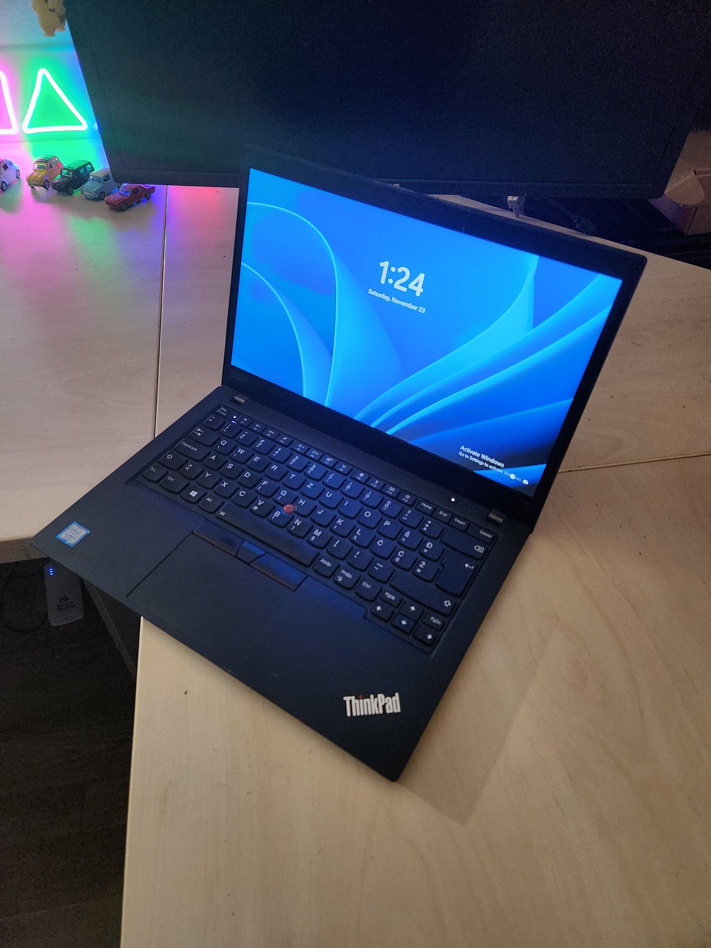 Lenovo ThinkPad T490: i5-8265U, 8GB RAM, 240GB SSD, 14" Full HD, 12 mj. jamstvo