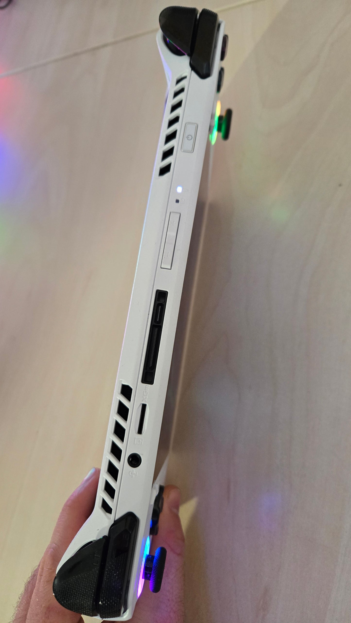 ASUS ROG ALLY EXTREME GAMING KONZOLA