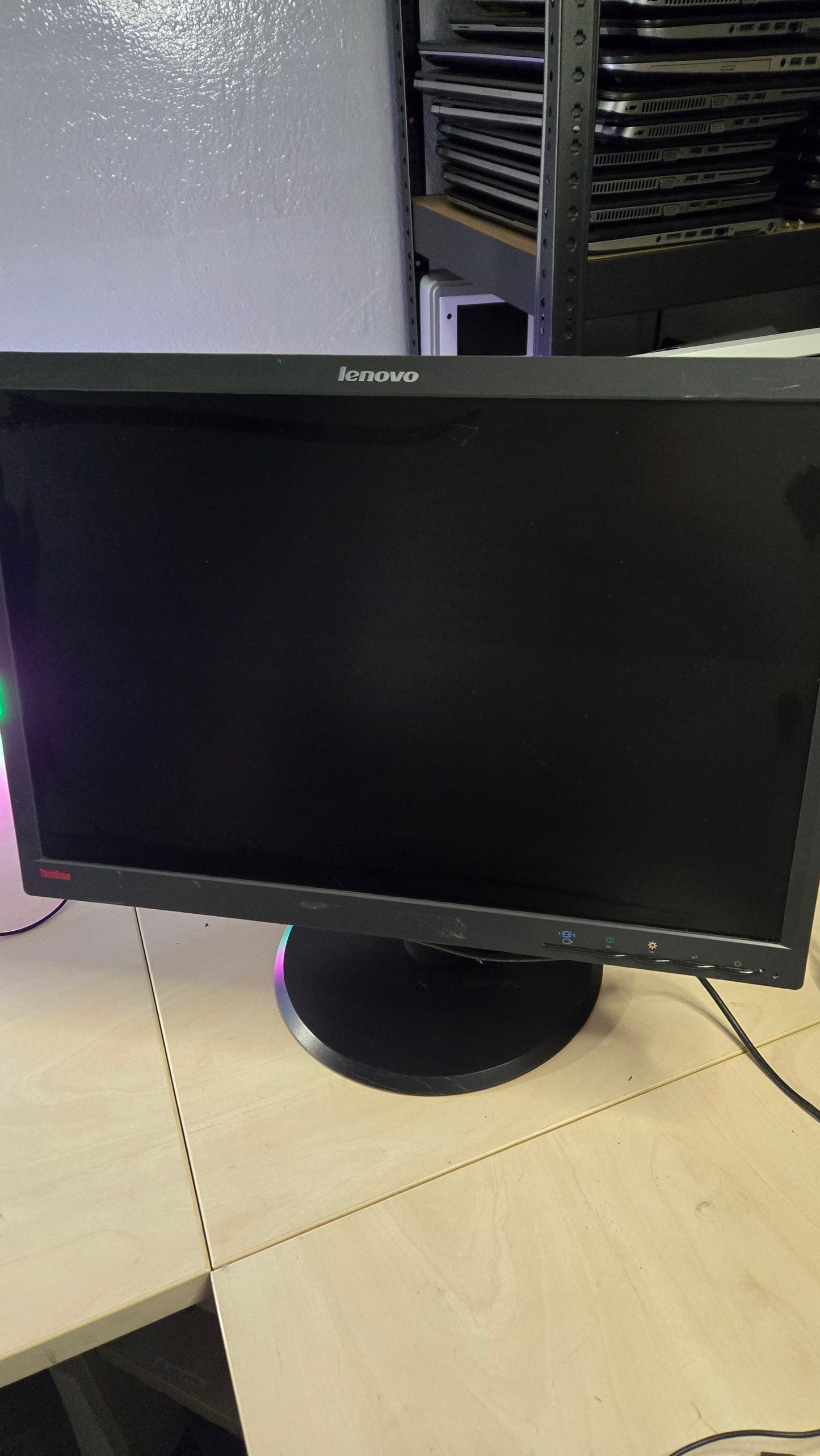 Lenovo ThinkVision LT2252p 22" 1680X1050
