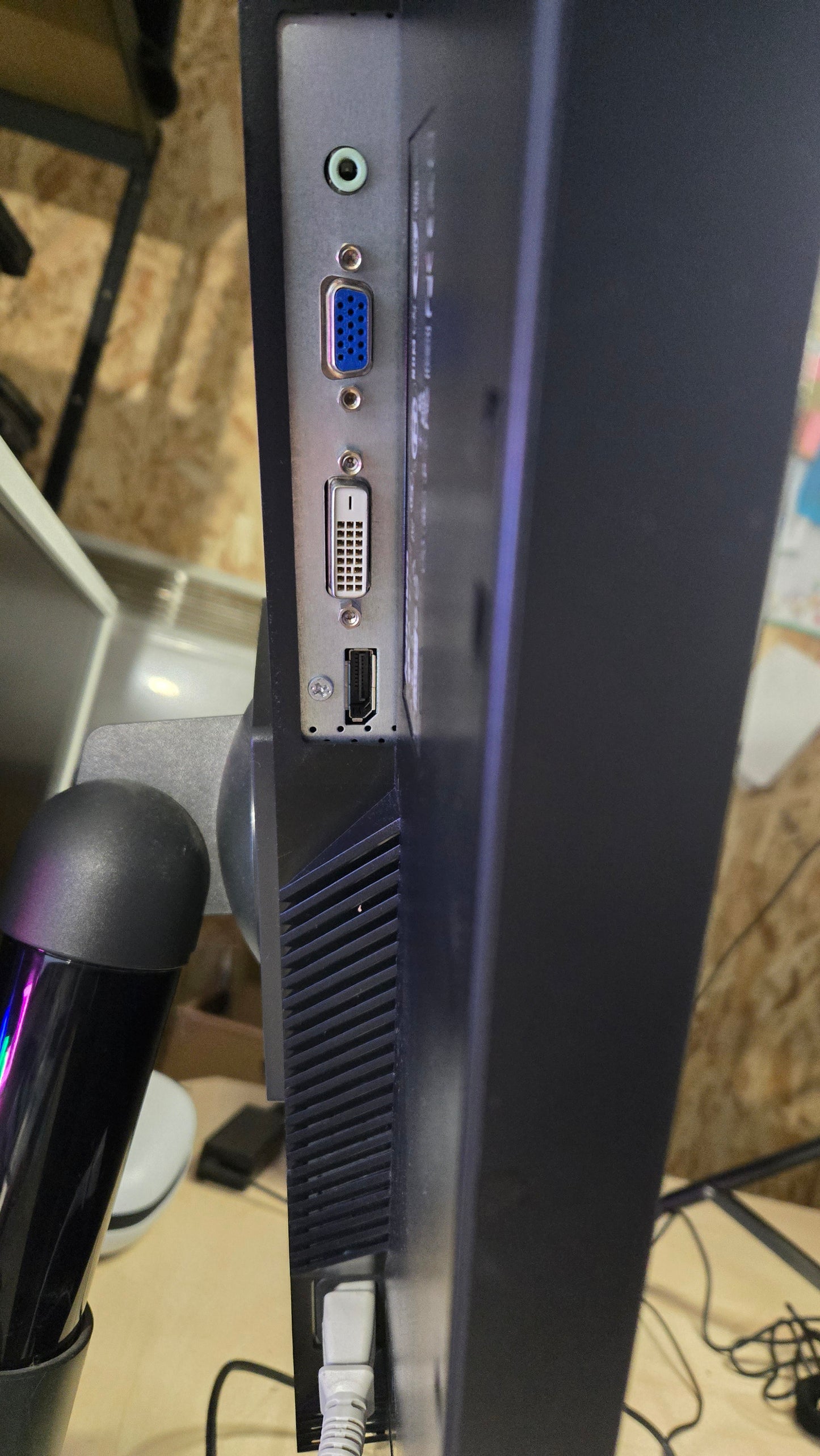 Lenovo ThinkVision LT2252p 22" 1680X1050