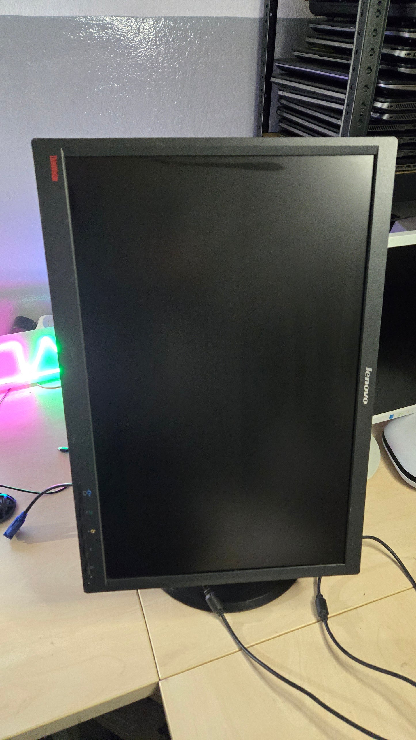 Lenovo ThinkVision LT2252p 22" 1680X1050