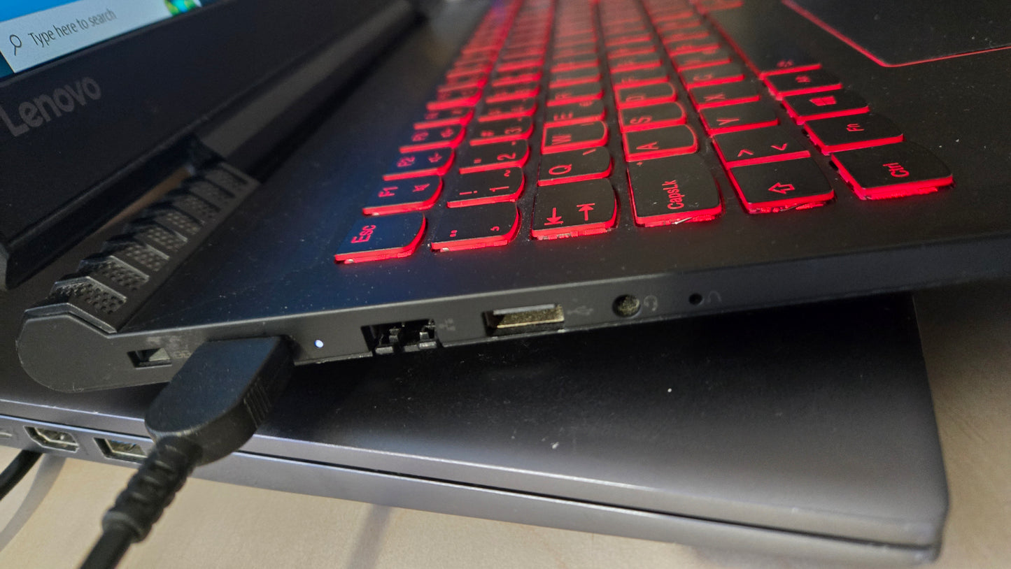 Lenovo Legion Y520-15IKBN i5 7300/8GB/512SSD/1050/15.6 FULL HD