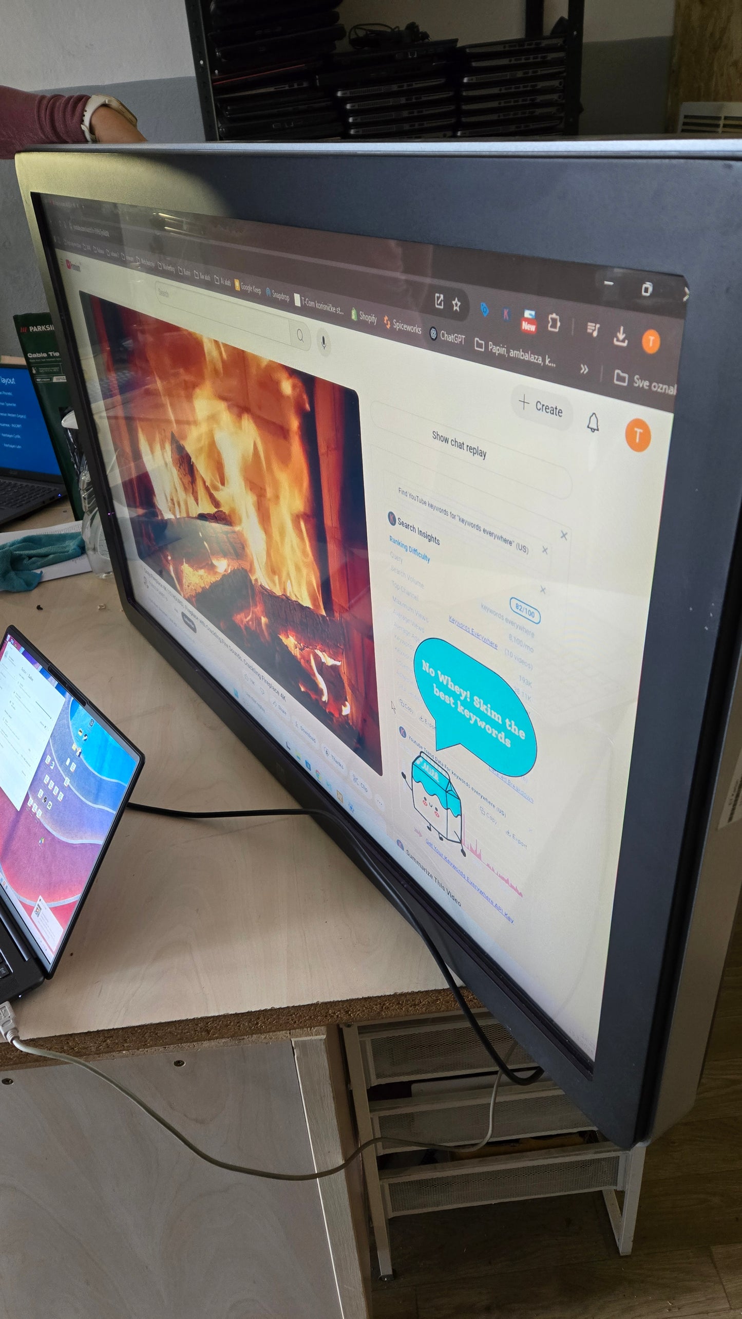 Elo ET4200L  42" Touchscreen