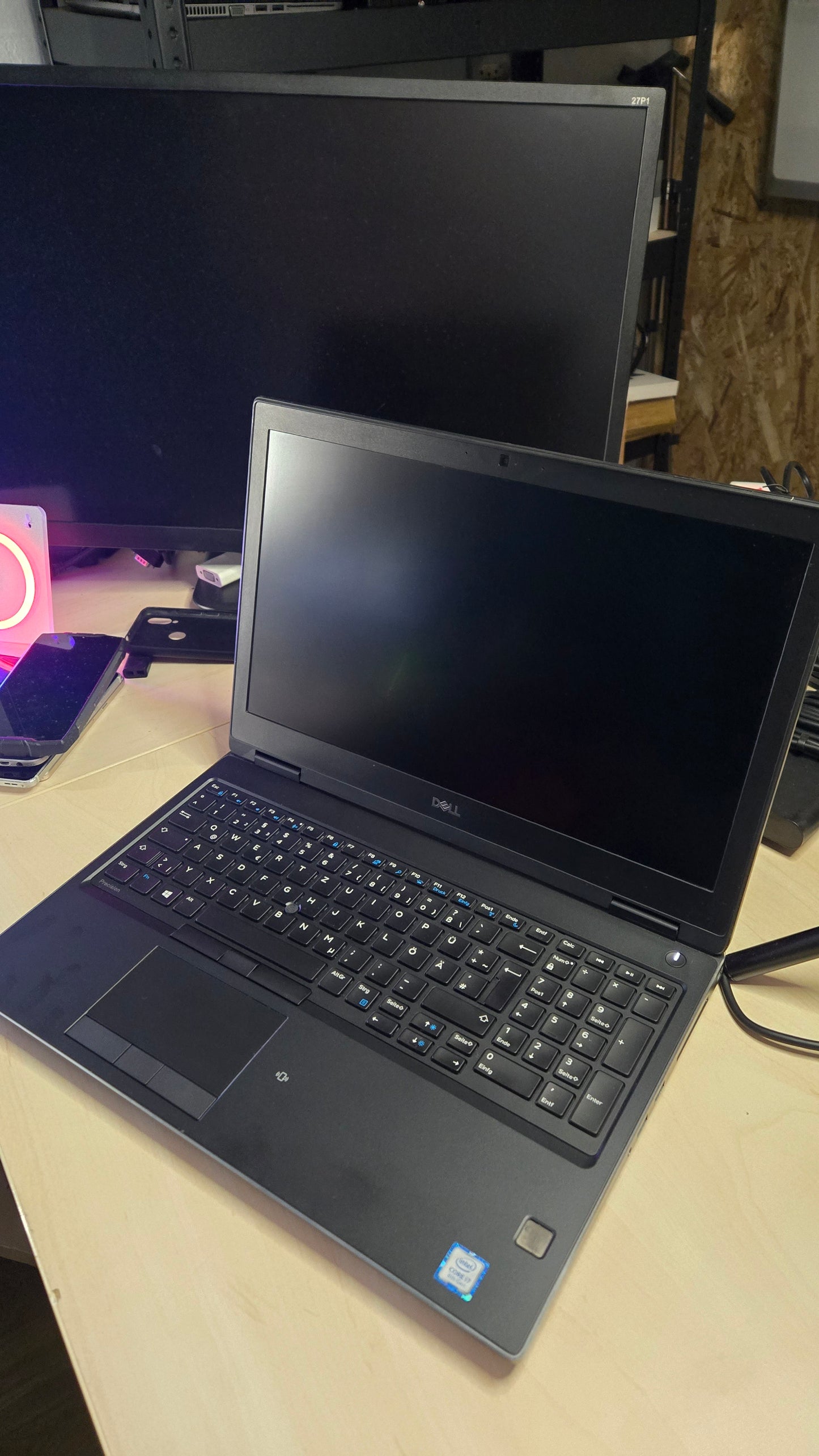 Dell Precision 7530 – i7-8850H / 32GB RAM / Quadro P2000 / 500GB SSD