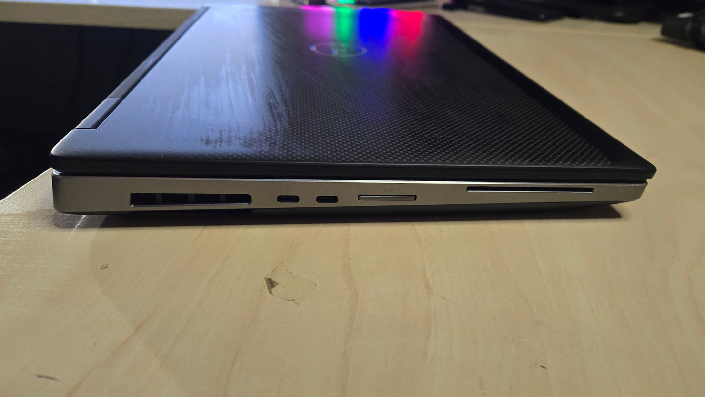 Dell Precision 7530 – i7-8850H / 32GB RAM / Quadro P2000 / 500GB SSD
