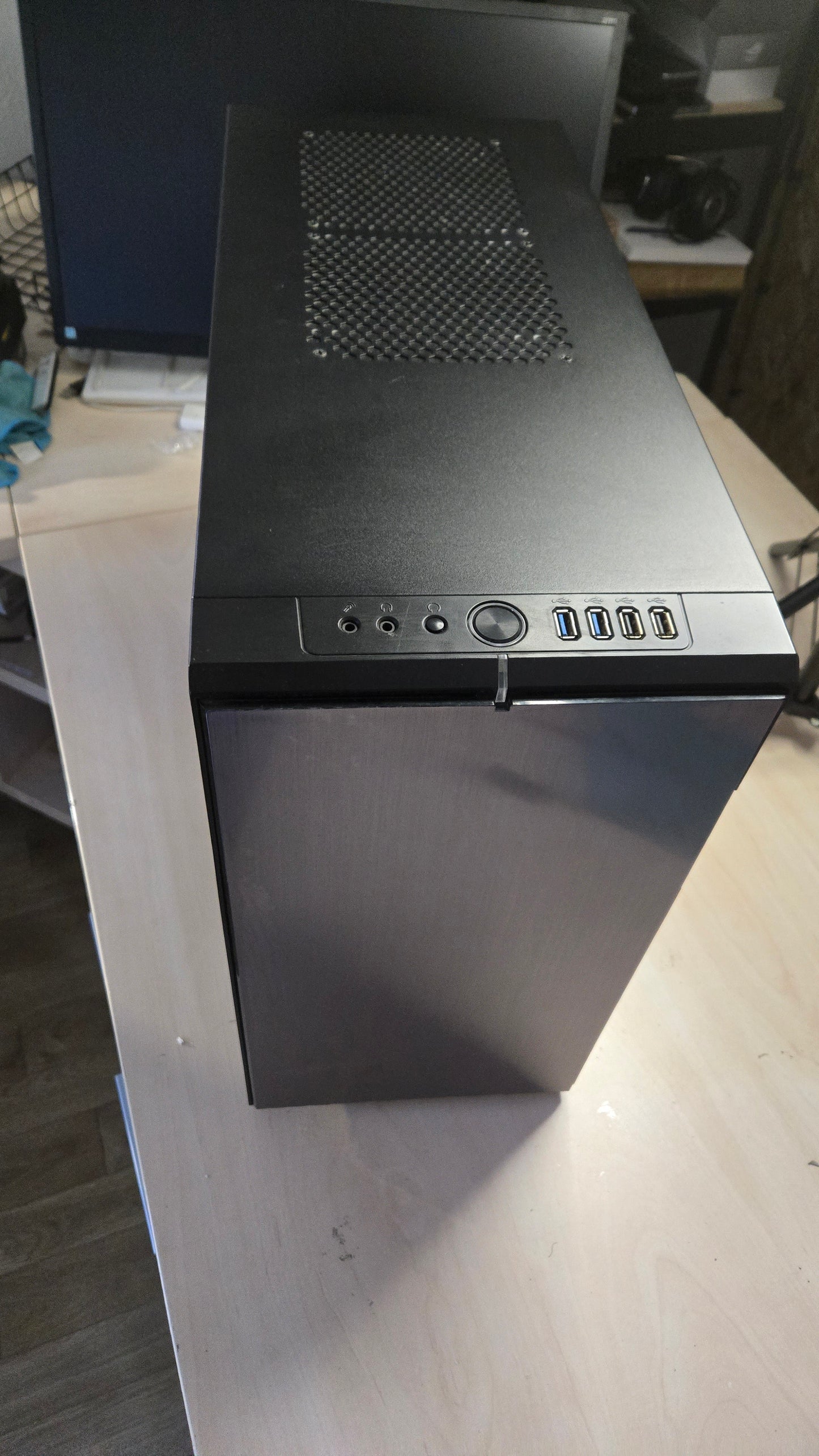 Gaming PC – i7-4790 / 16GB RAM / GTX 980 / SSD + 4TB HDD / Raider 550W – 6 mj. jamstvo
