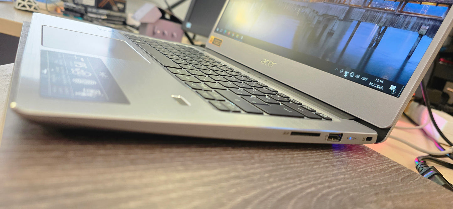 Acer Swift 3 i5-8250U, 8GB RAM, 240GB SSD, 14" FHD Ekran, 12 mj. jamstvo