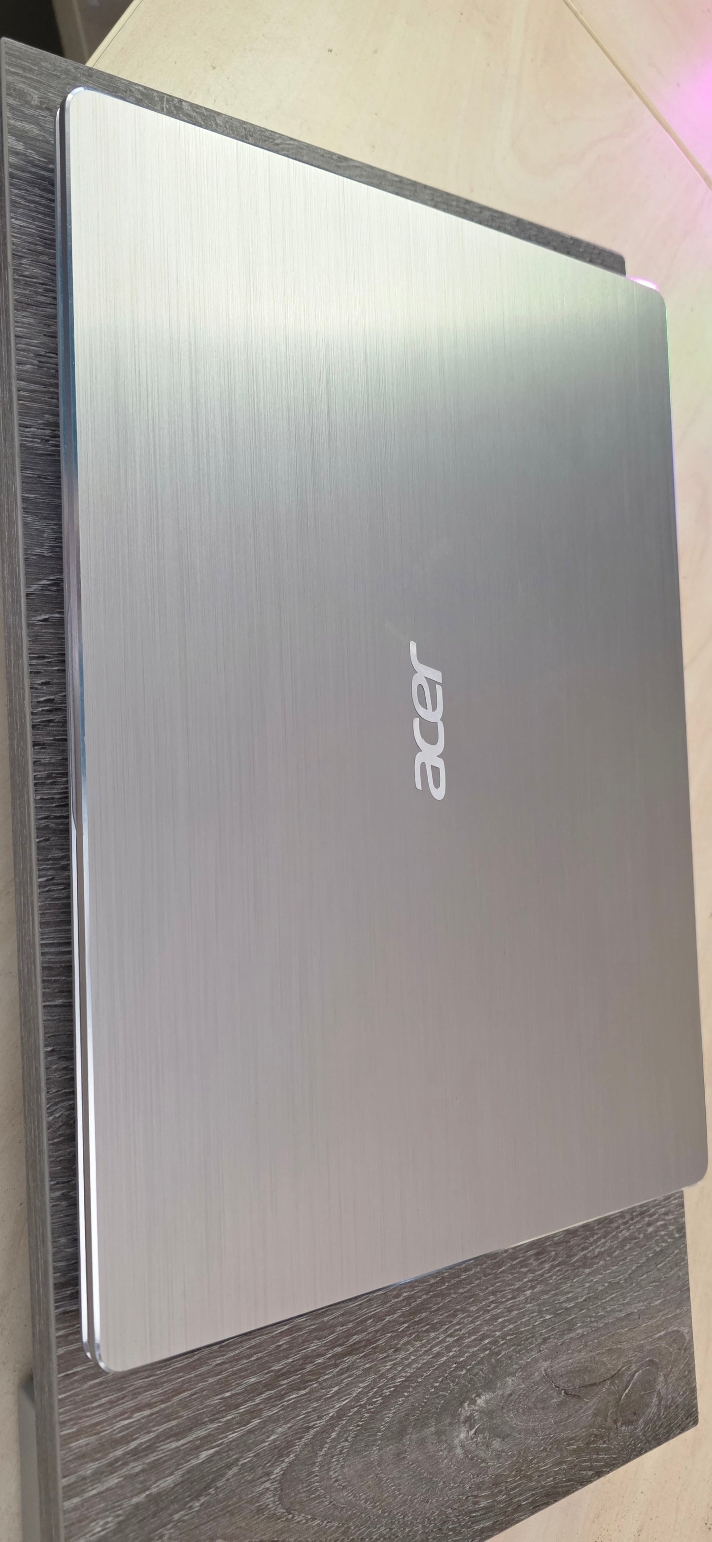 Acer Swift 3 i5-8250U, 8GB RAM, 240GB SSD, 14" FHD Ekran, 12 mj. jamstvo