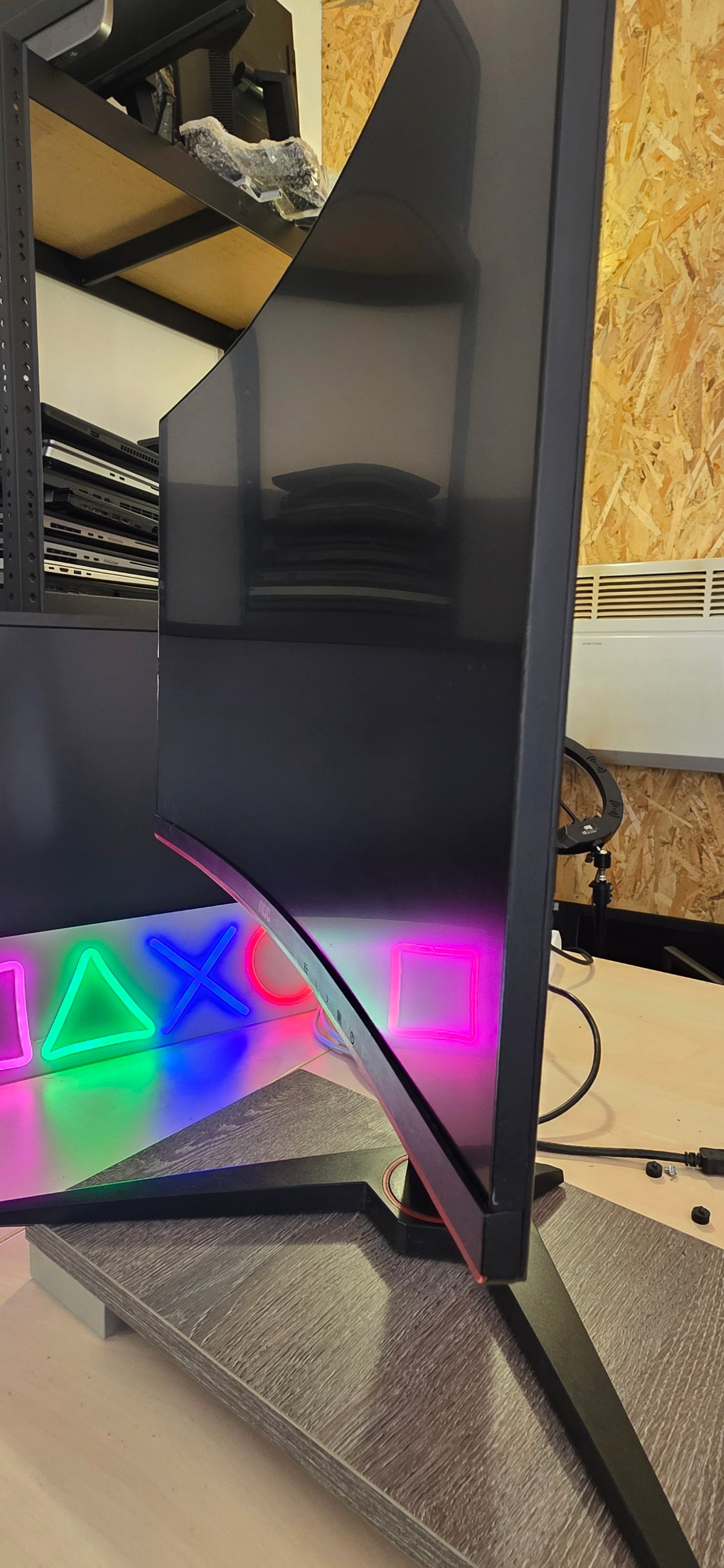 AOC C24G1 Gaming Monitor: 24" Zakrivljeni, 144Hz, Full HD, 6 mj. jamstvo