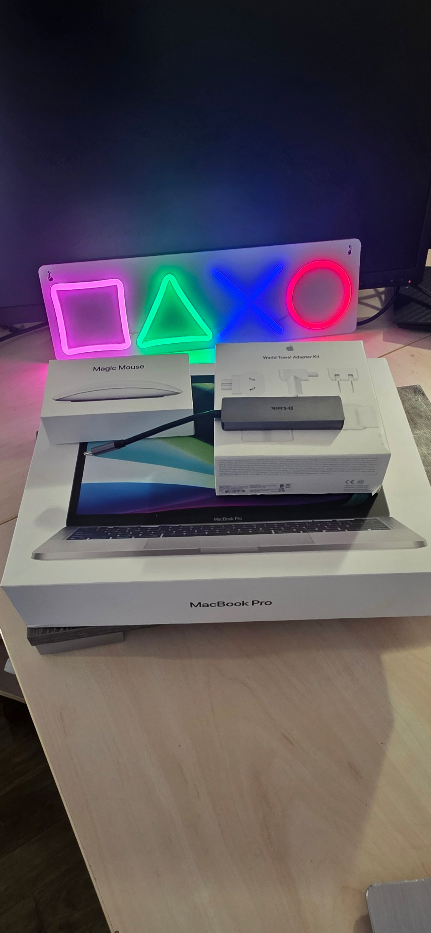 Apple MacBook Pro 13 M2: Apple M2 čip, 24GB RAM, 512GB SSD, 12 mj. jamstvo