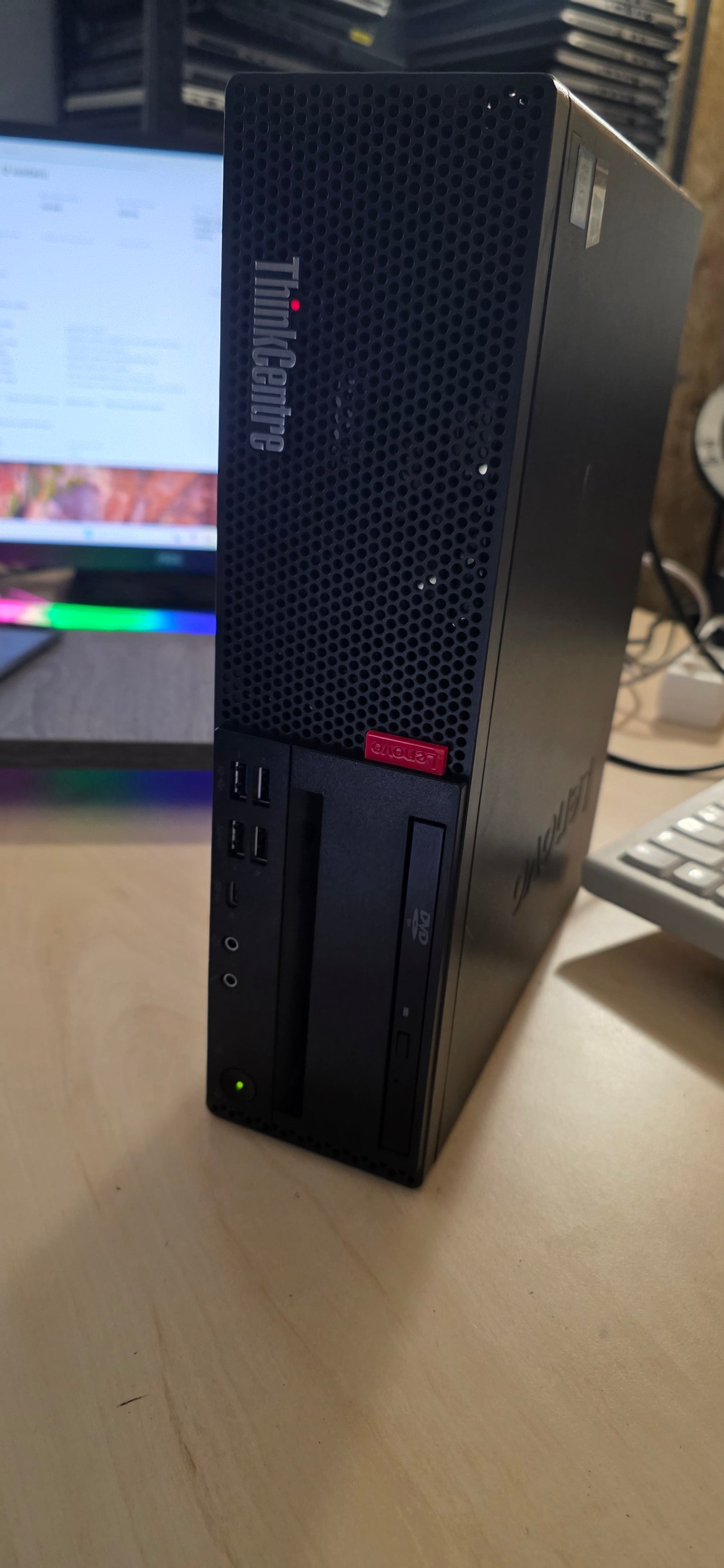 Lenovo ThinkCentre M720s: i5-8400, 8GB RAM, 120GB SSD, Win 11 Pro, 12 mj. jamstvo