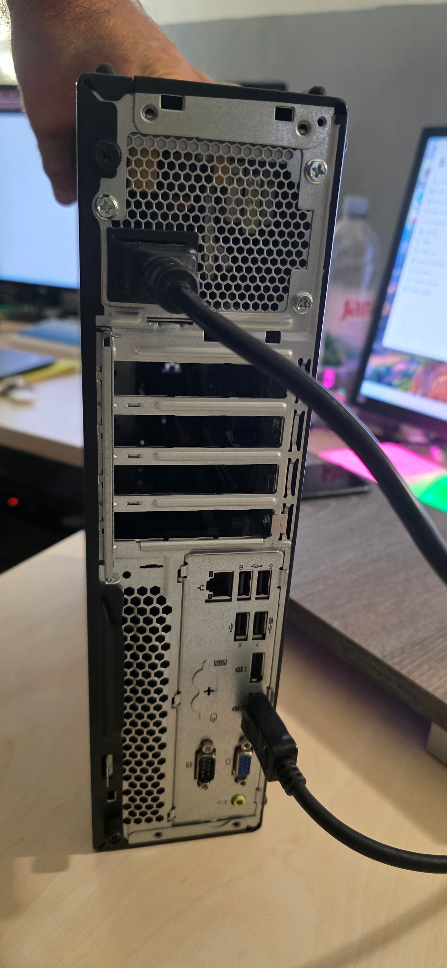 Lenovo ThinkCentre M720s: i5-8400, 8GB RAM, 120GB SSD, Win 11 Pro, 12 mj. jamstvo
