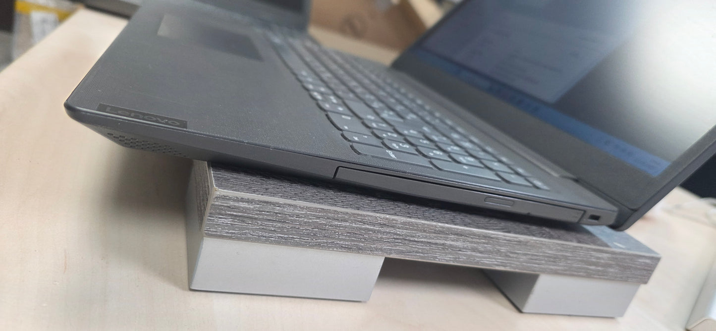 Lenovo V155-15API (81V5): Ryzen 3 3200U, 8GB RAM, 240GB SSD, Win 11, 12 mj. jamstvo