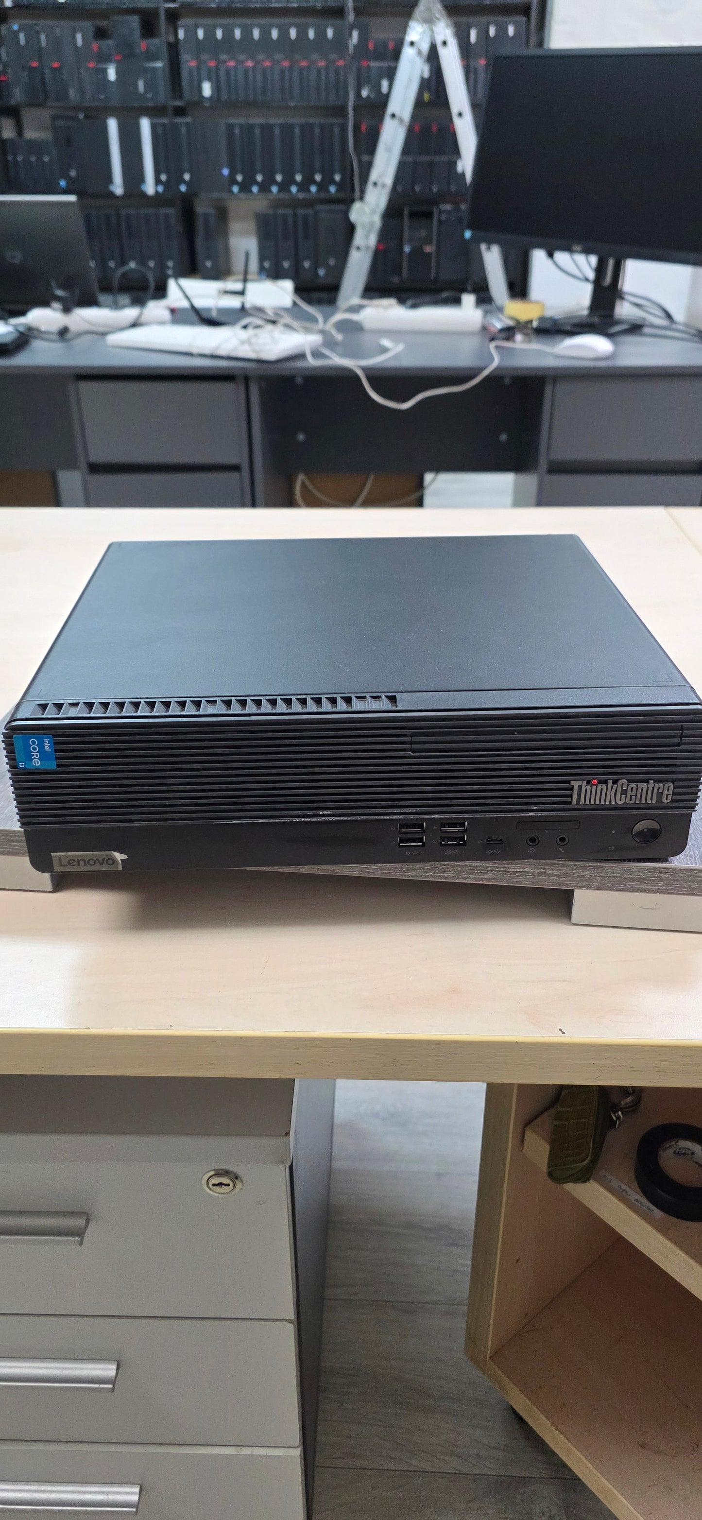 Lenovo ThinkCentre M70s Gen 3 (SFF): i3-12100, 8GB RAM, 120GB SSD, Win 11, 12 mj. jamstvo