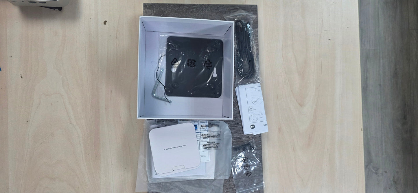 GEEKOM A8 AI Mini PC: Ryzen 7 8845HS, 32GB DDR5 RAM, 1TB NVMe SSD, 12 mj. jamstvo