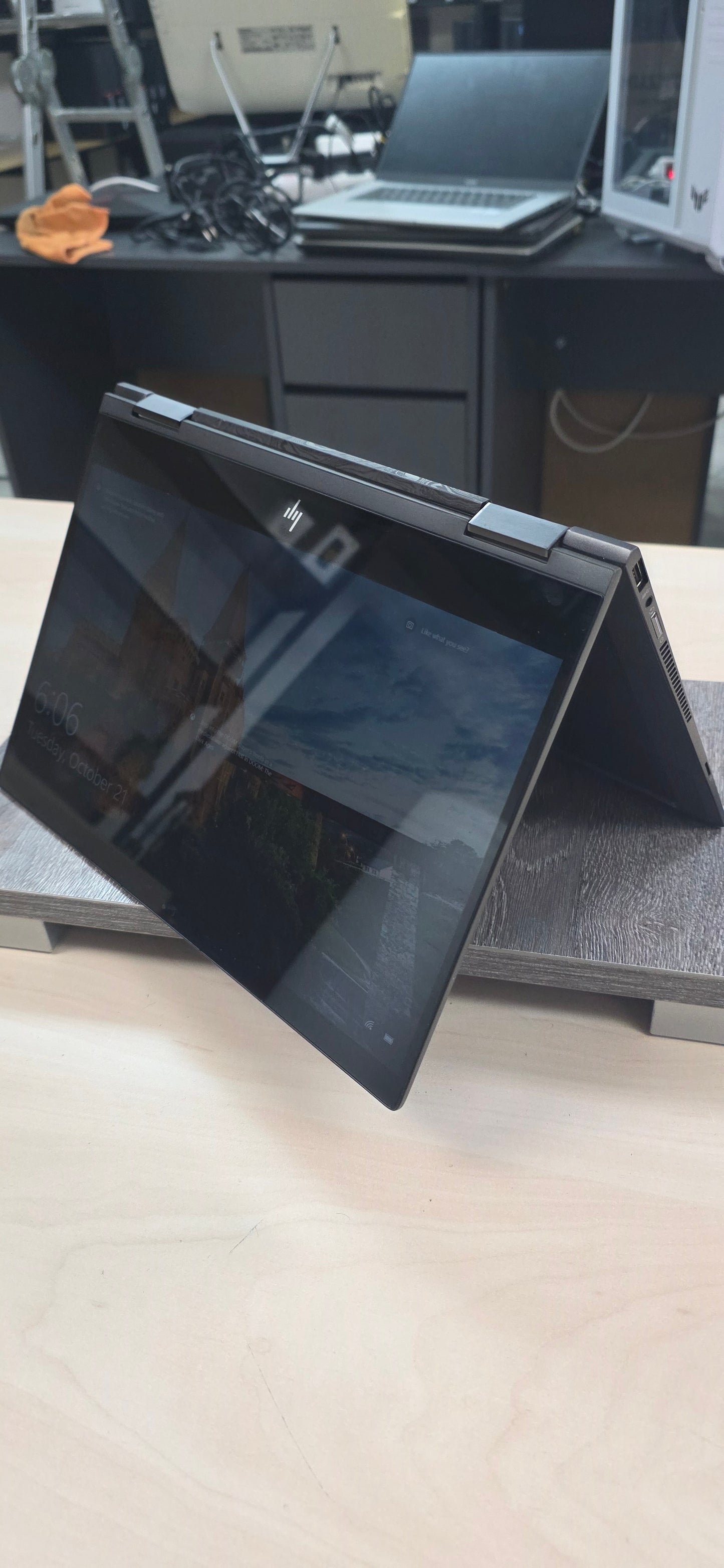HP Envy x360 Convertible: Ryzen 7 2700U, 8GB RAM, 240GB SSD, Touchscreen 13.3", 12 mj. jamstvo