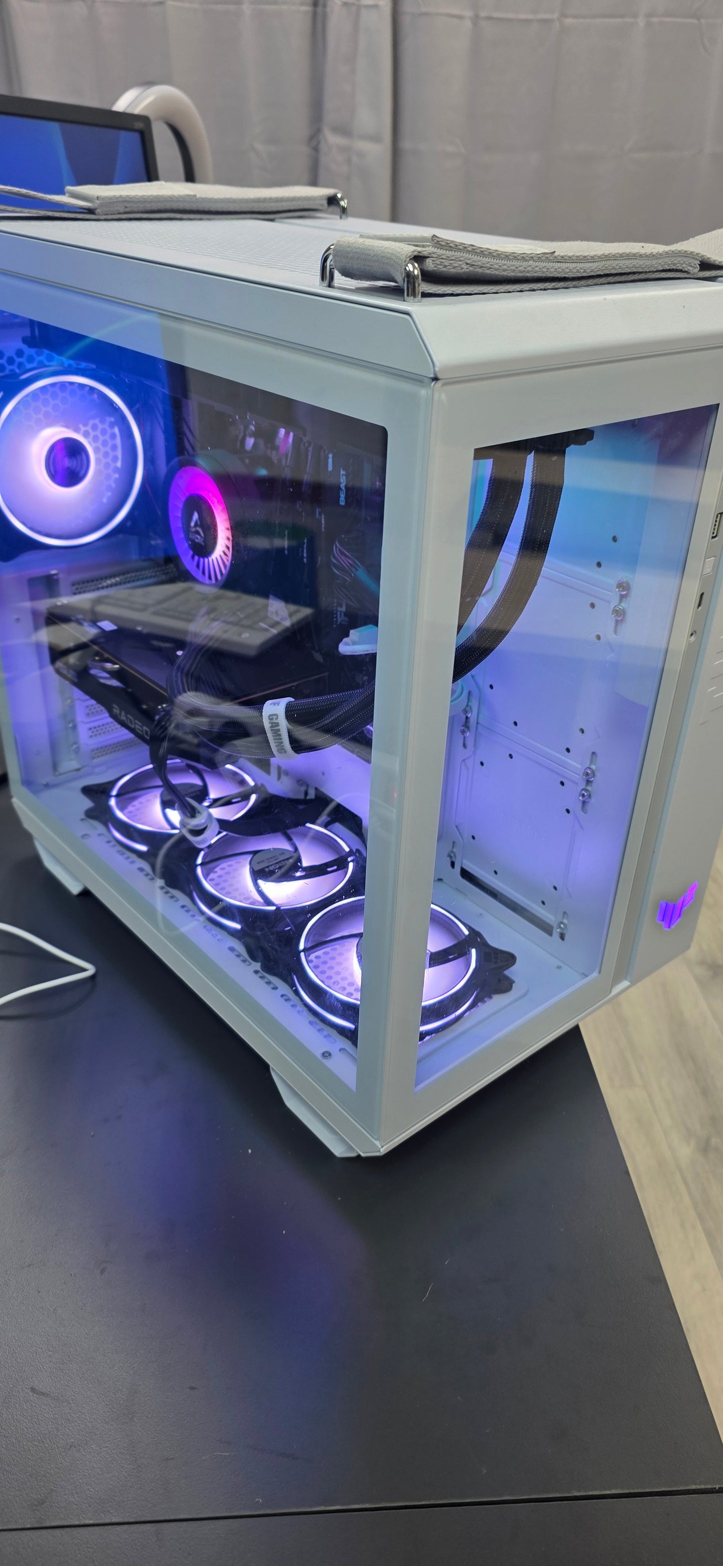 Gaming PC: Ryzen 9 5950X, 32GB RAM, RX 7600 8GB, 1TB NVMe SSD, 12 mj. jamstvo