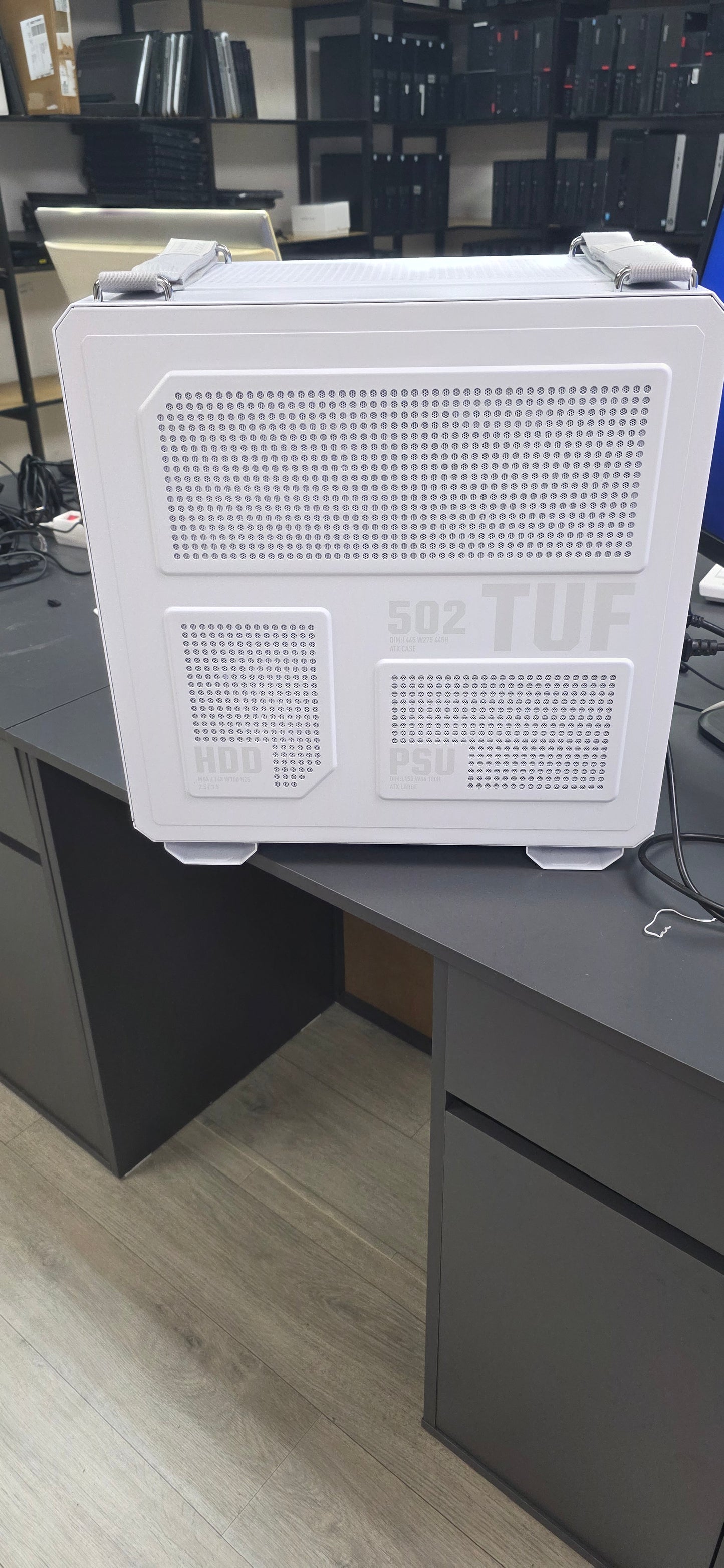 Gaming PC: Ryzen 9 5950X, 32GB RAM, RX 7600 8GB, 1TB NVMe SSD, 12 mj. jamstvo